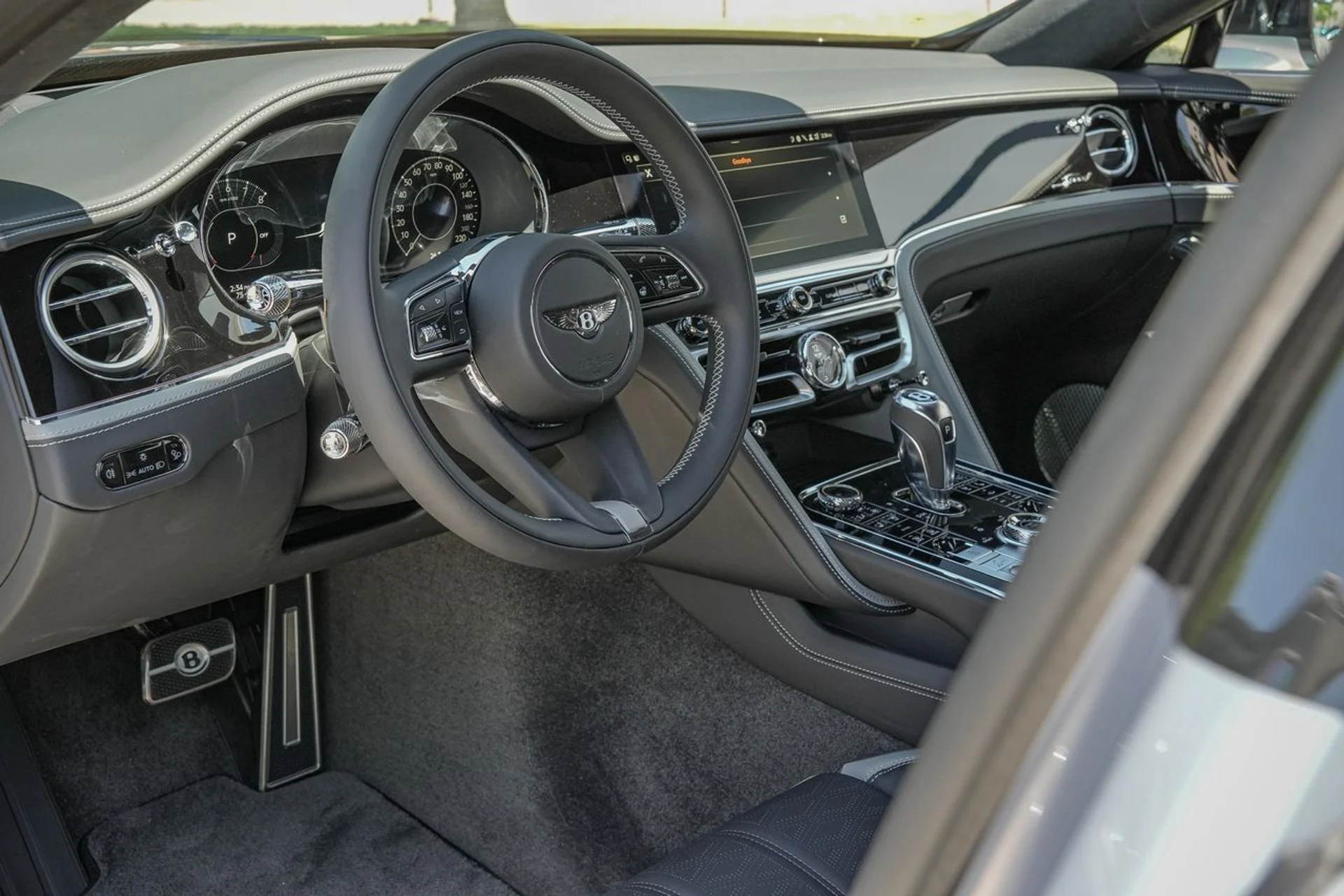 mph001_2559092713_Hi_Tech_Luxury_Imports_LLC_SCBBR_6_ZG_8_SC_021779_image_1_8e82173f8c