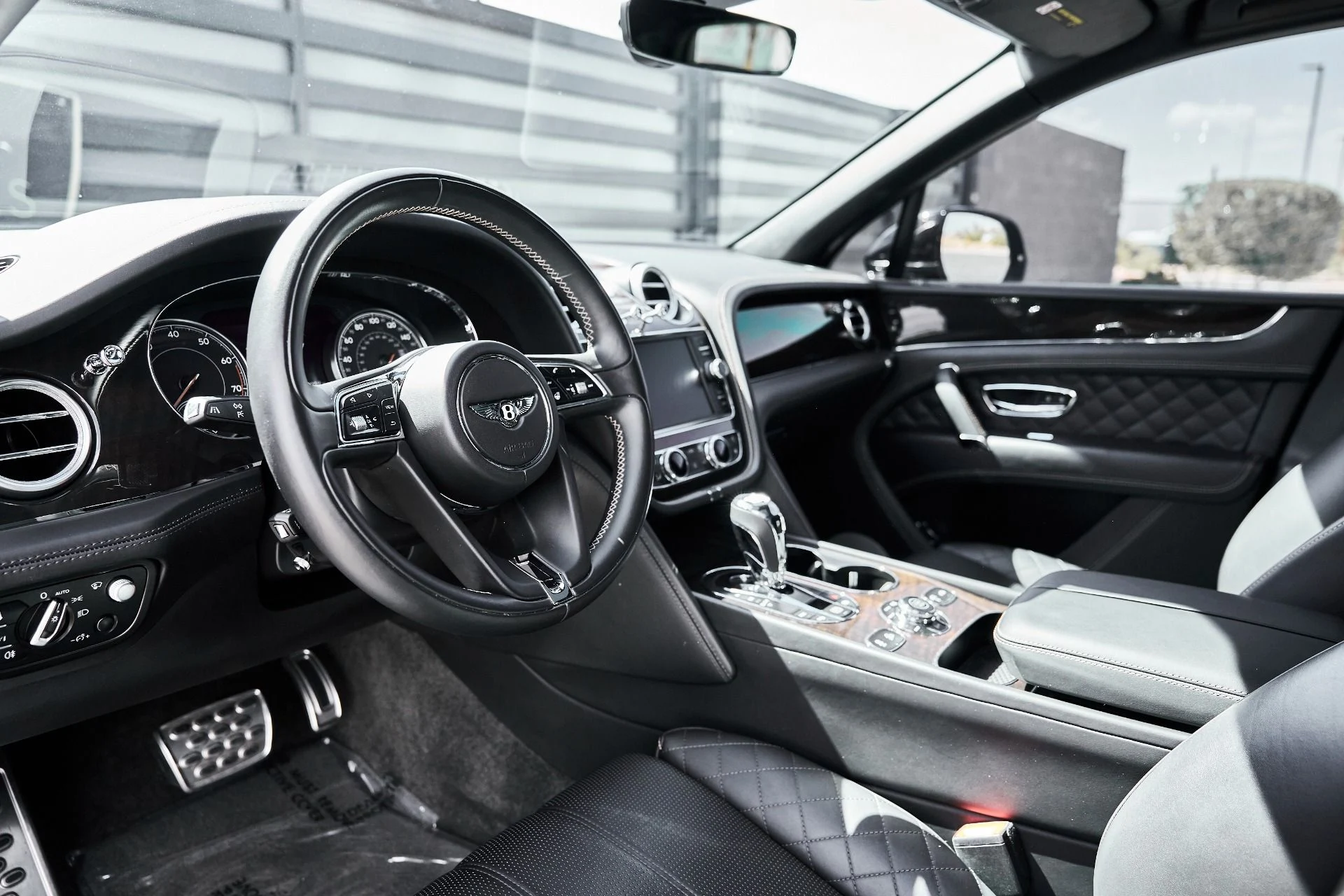 mph001_2559860782_Used_2017_Bentley_Bentayga_W12_1781373050_279473800b