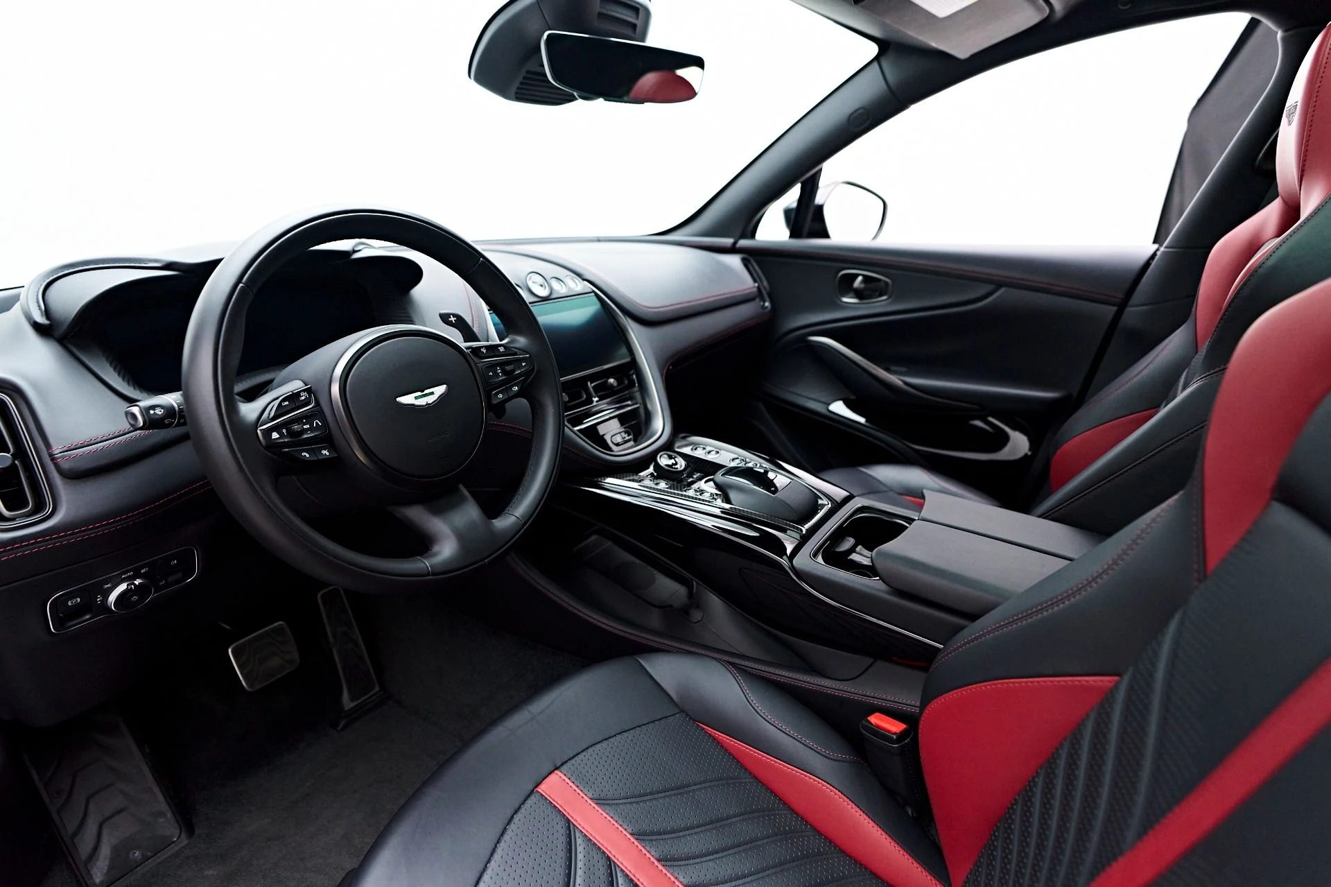 mph001_2562548182_Used_2023_Aston_Martin_DBX_707_1731378416_40c7f0f8db