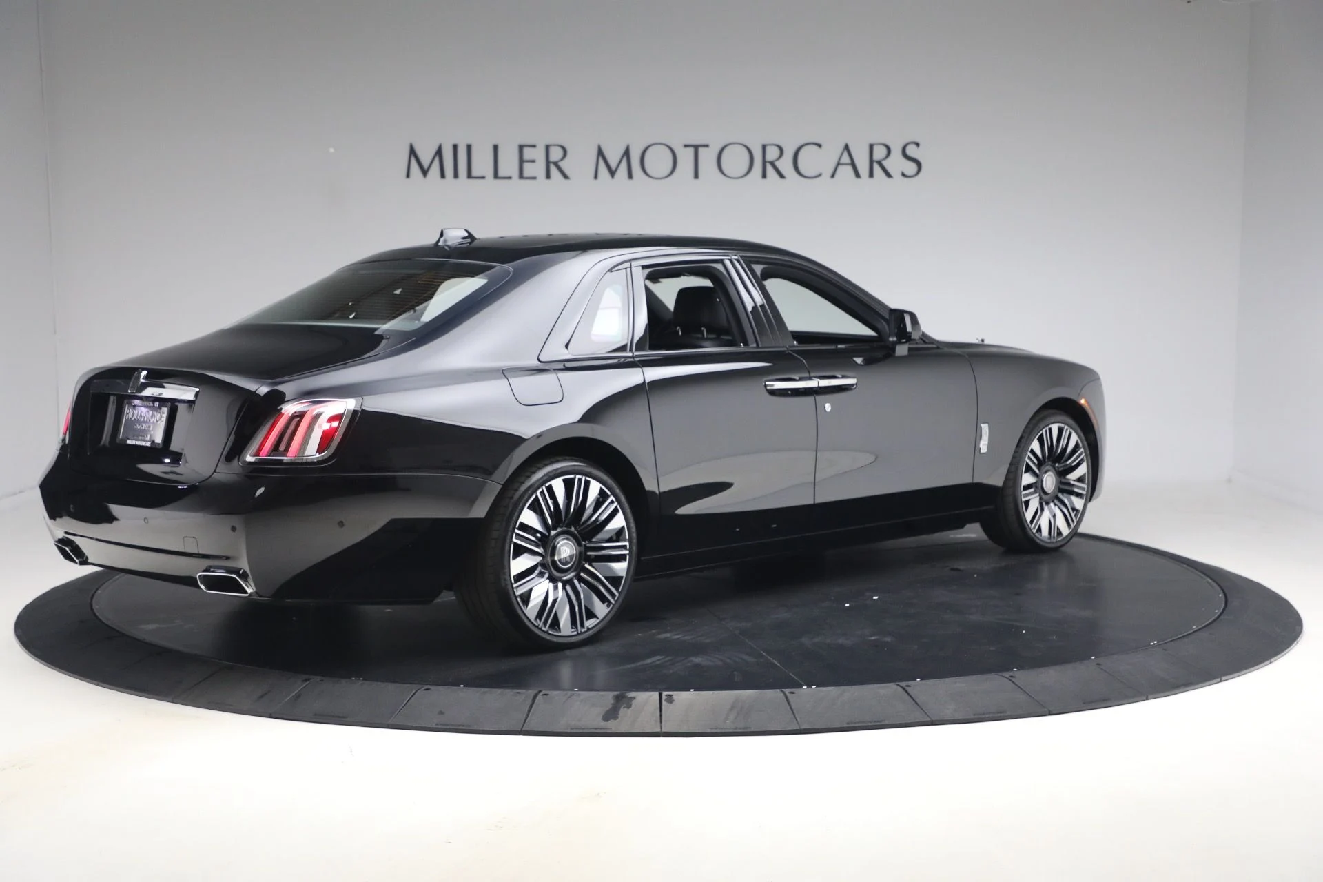 mph001_2564677443_New_2026_Rolls_Royce_Ghost_de13fef610