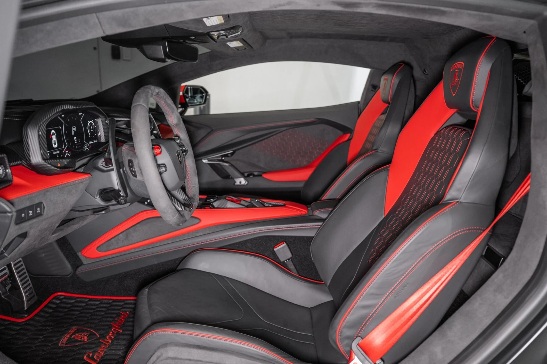 mph001_2565161713_Used_2024_Lamborghini_Revuelto_1754711013_da31b2591a