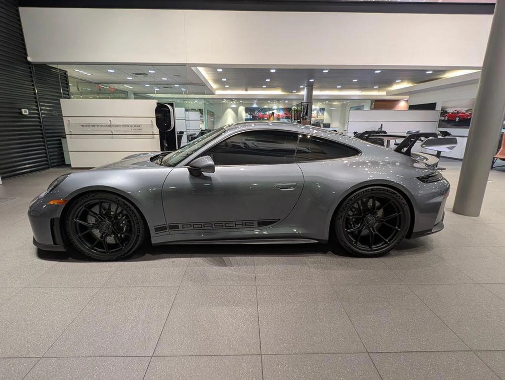 mph001_2565480509_RF_R_Cix_KC_Qe_Lpe8_Z_Zg_Pr_Qa_Pu_G_I_3eb86f7736