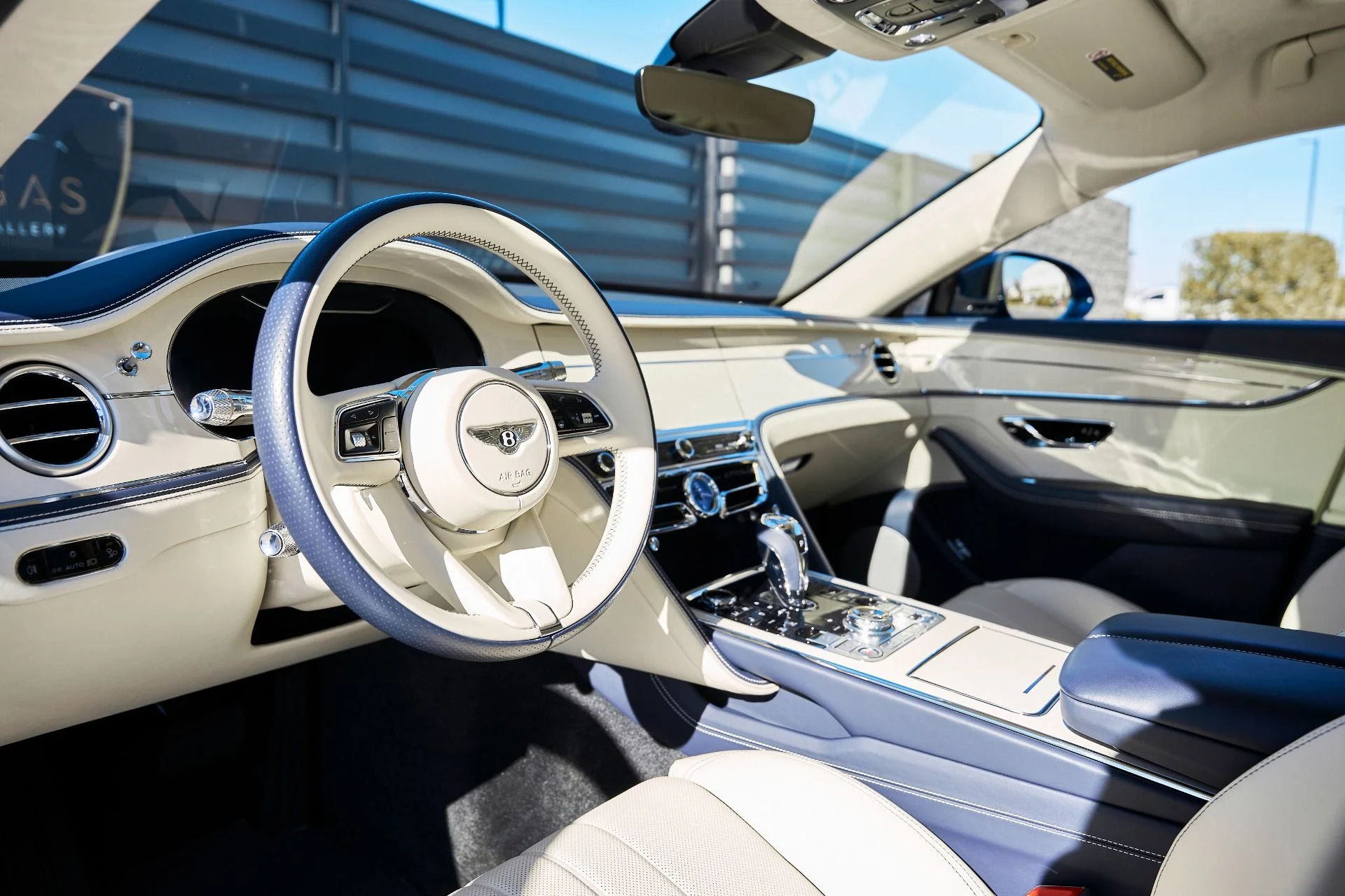 mph001_2567496686_Used_2024_Bentley_Flying_Spur_Mulliner_V8_1768876529_08c64ce00b