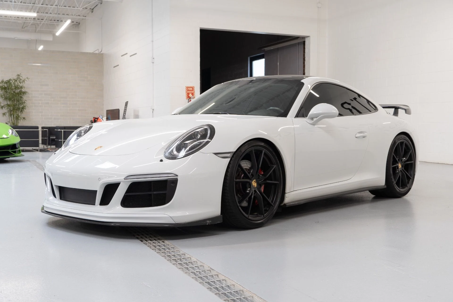 mph001_2574757107_Used_2017_Porsche_911_Carrera_S_1758055661_8288c690cd