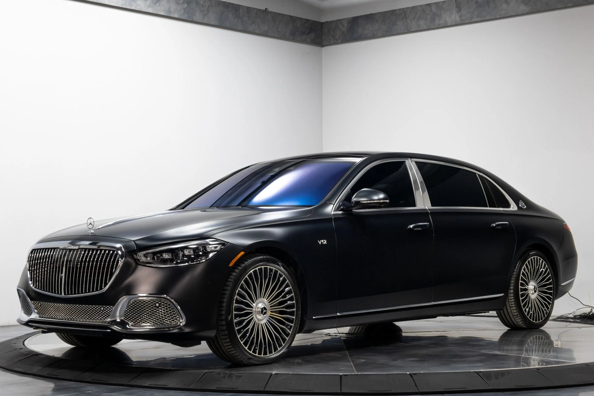 mph001_2582764684_Used_2024_Mercedes_Benz_S_Class_Maybach_S_680_4_MATIC_1764625509_6aad055a2c