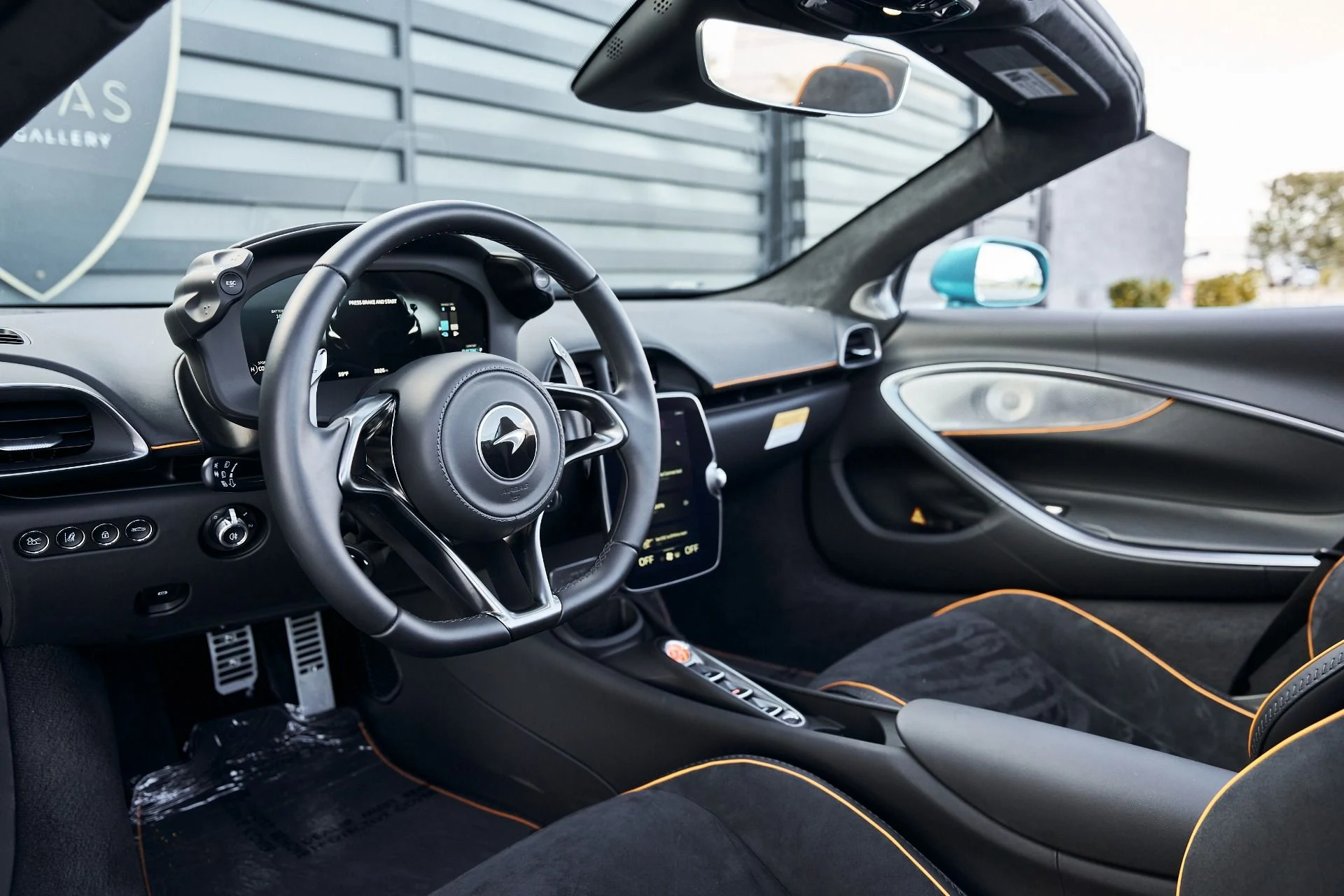 mph001_2591334278_Used_2025_Mc_Laren_Artura_1771382275_79c3e10395