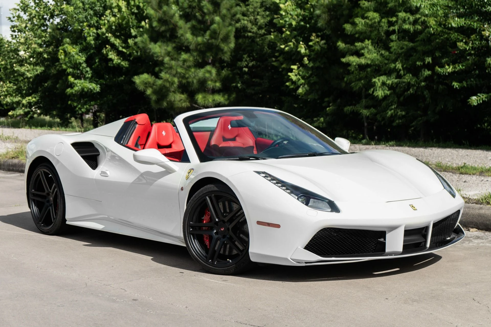 mph001_2594788438_Used_2018_Ferrari_488_Spider_1781219739_01a0b8e4f8