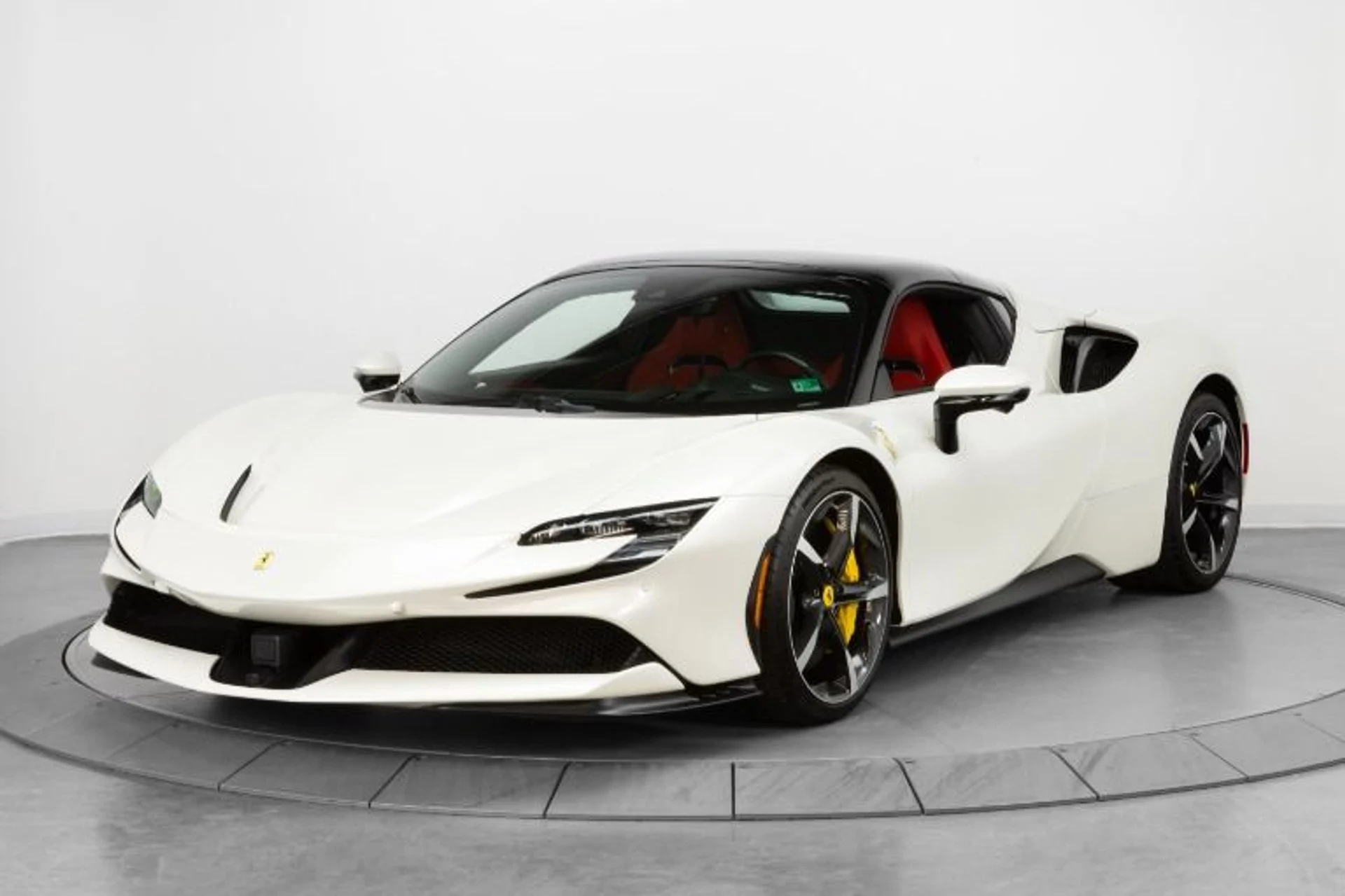 mph001_2596046254_Used_2022_Ferrari_SF_90_Spider_1773411327_2e97b6c1d3