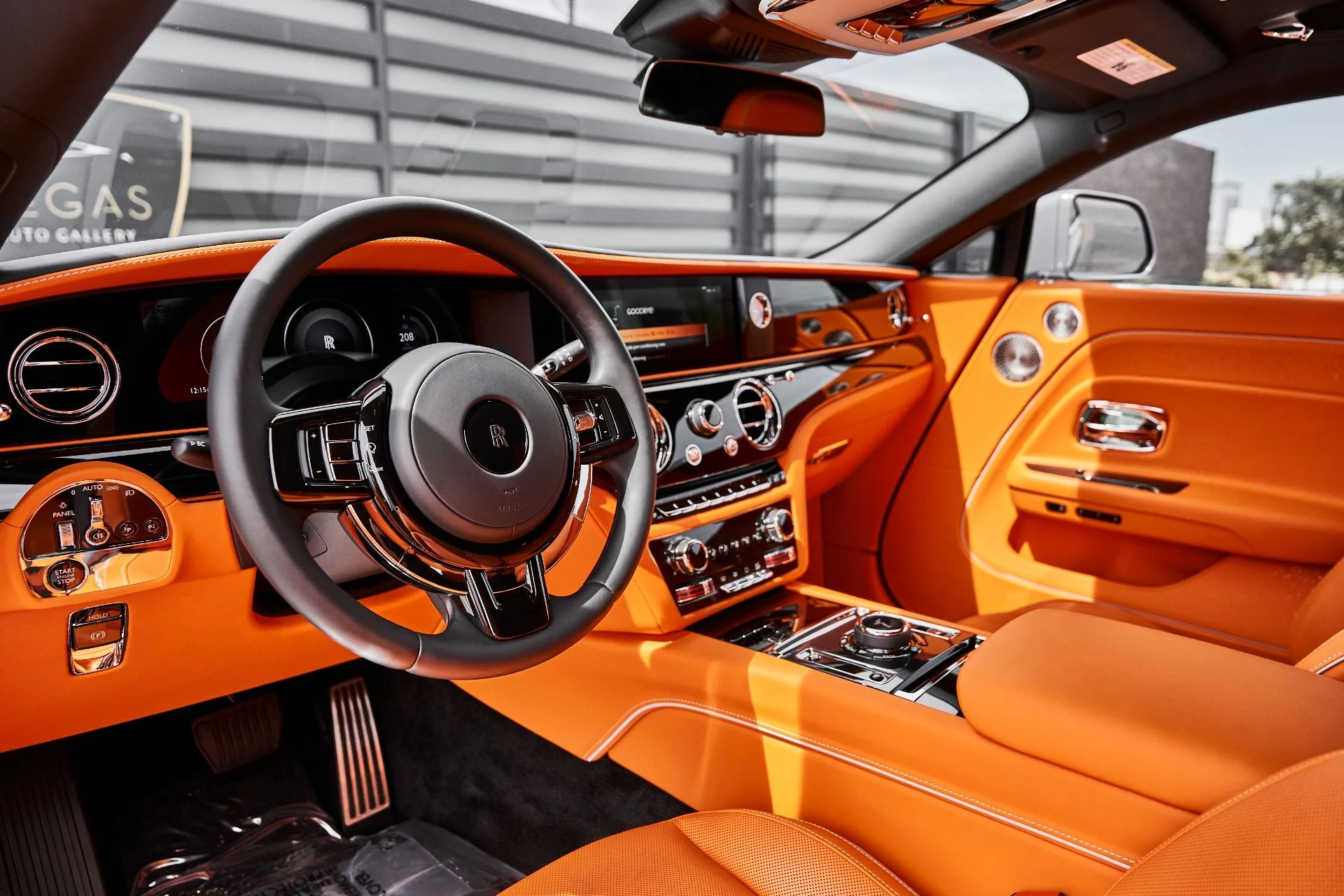 mph001_2598449905_Used_2025_Rolls_Royce_Spectre_Base_1775928244_c88650505a