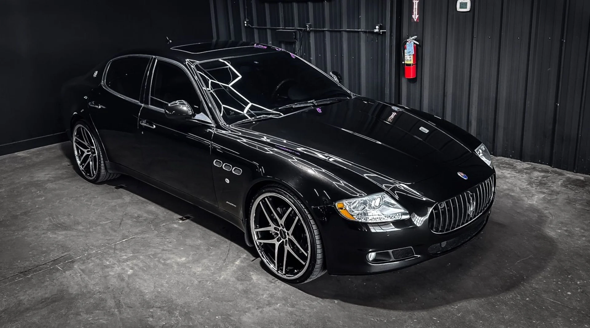 mph001_260476529_36879351_09881_2011_maserati_quattroporte_074_f1d3e765ae