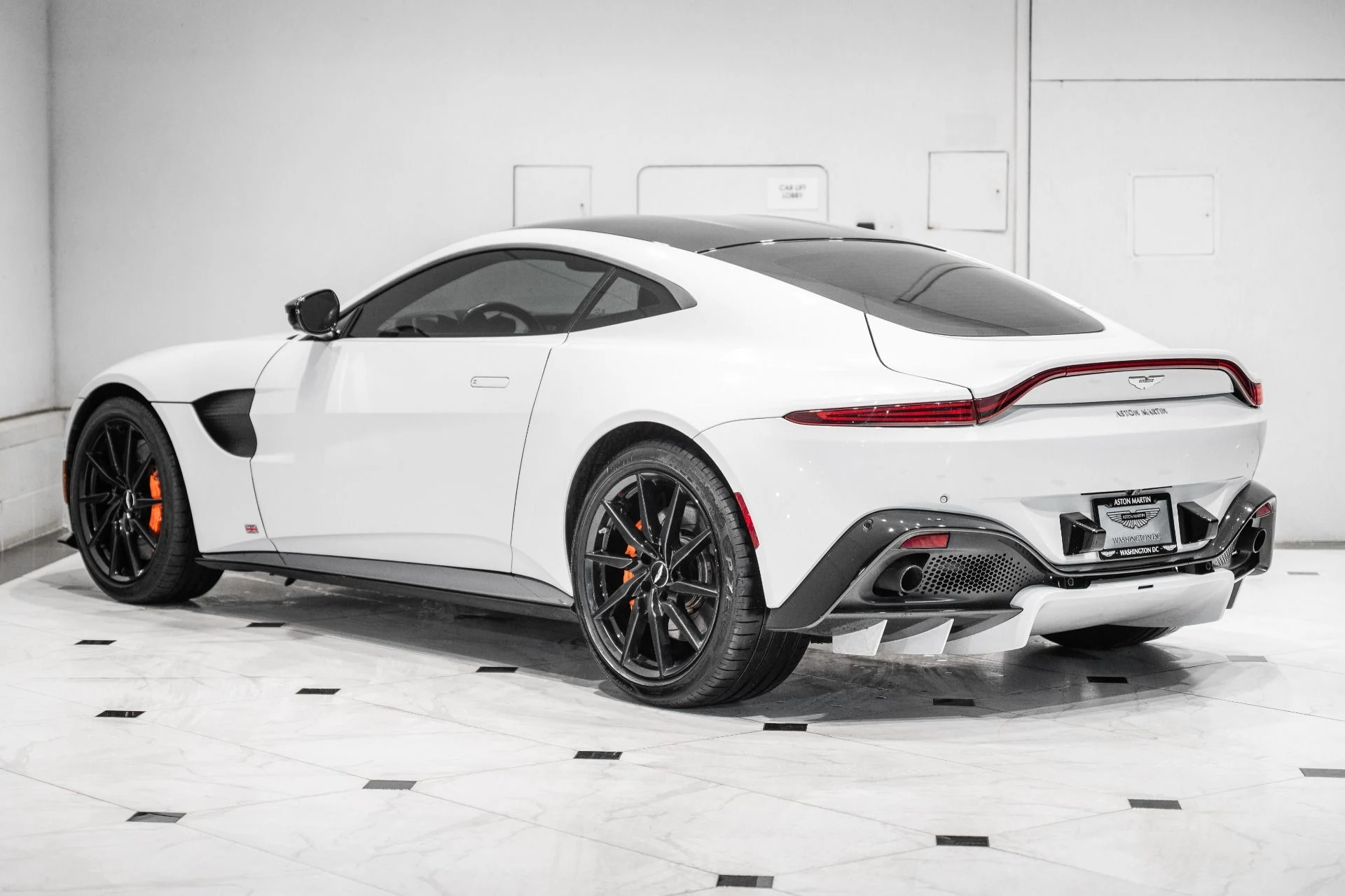 mph001_2608195991_Used_2019_Aston_Martin_Vantage_1790176423_f4371a0f94