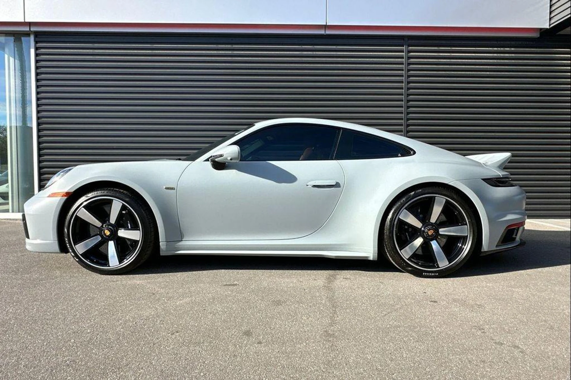 mph001_2617417405_BR_Fdx_Q3_UG_9_Iq_Kn_LHMW_Au_up_YU_de1878deb2