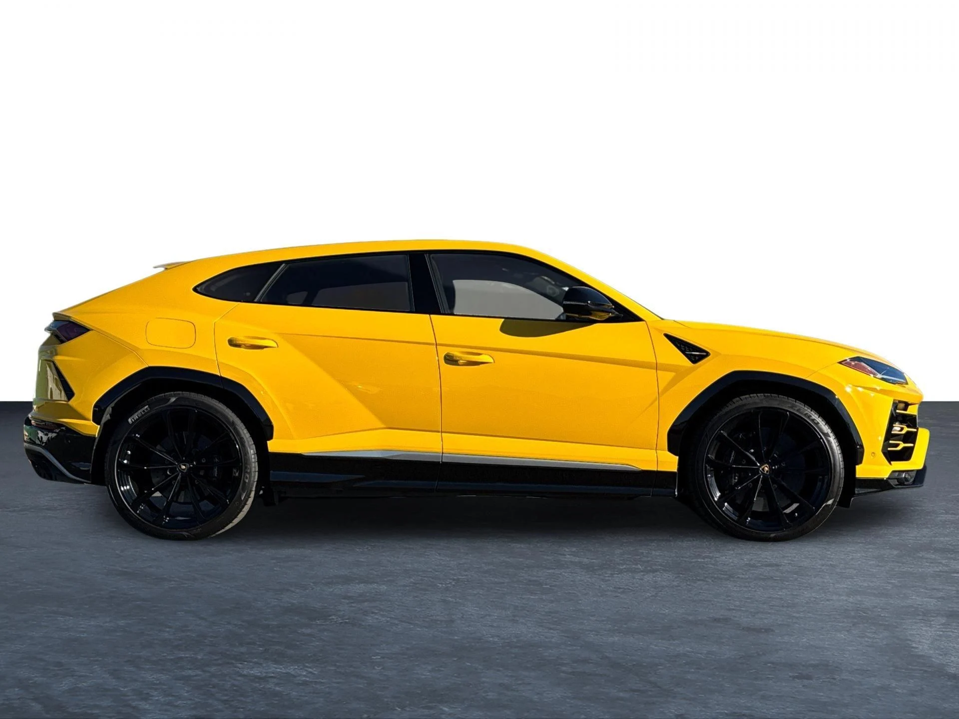 mph001_2619425472_Used_2019_Lamborghini_Urus_Selezione_CPO_1768403561_2aa1e06e64