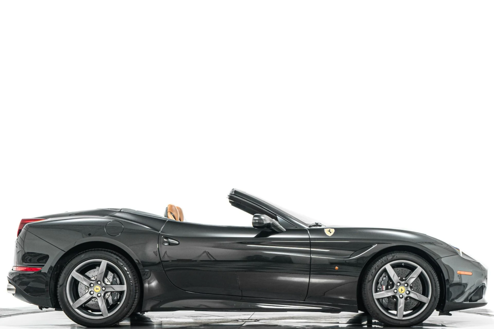 mph001_2622661195_Used_2015_Ferrari_California_Full_Power_and_Heated_Seats_Twin_Turbo_V8_1776271137_7be7fb9f74