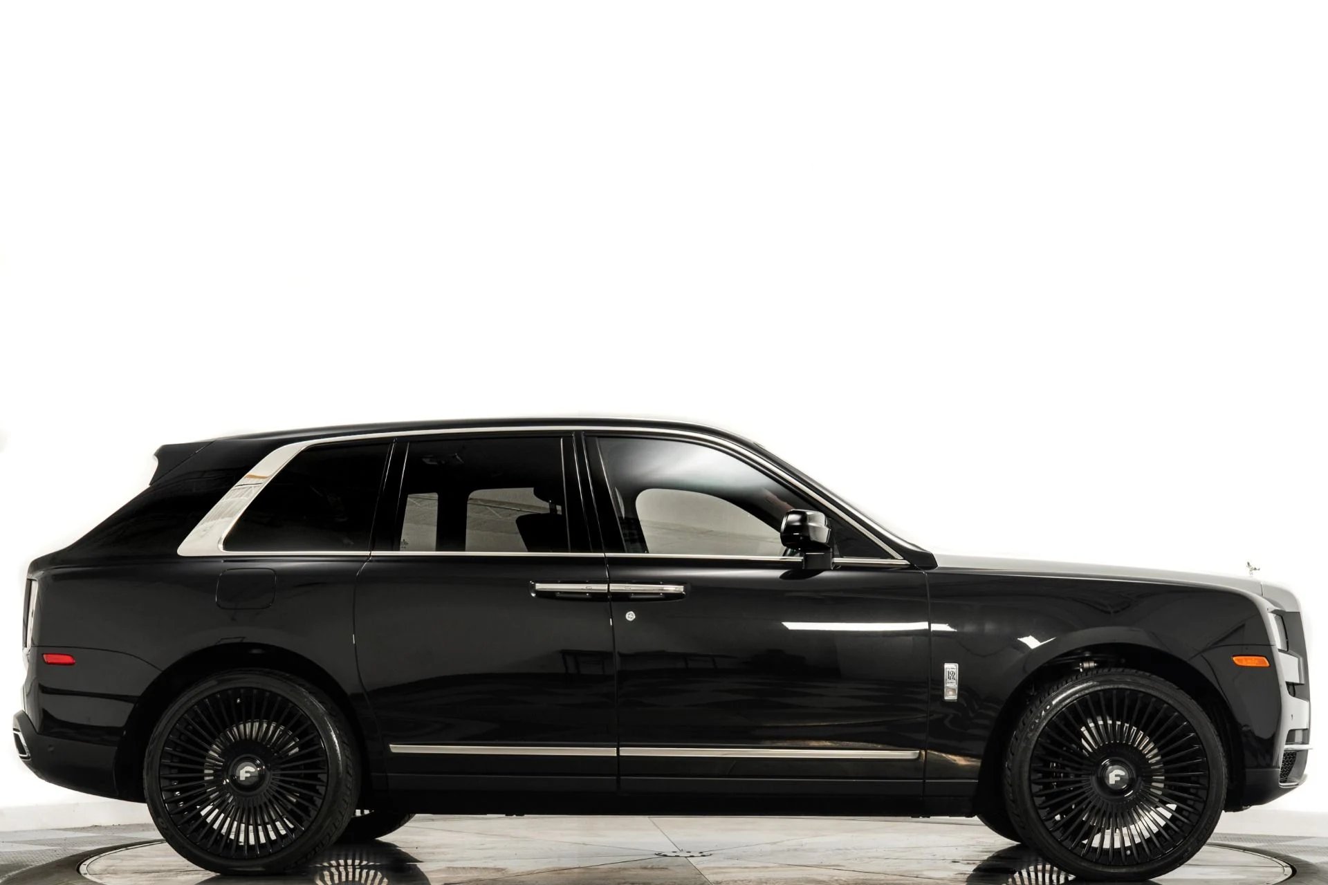 mph001_2628978703_Used_2022_Rolls_Royce_Cullinan_1760968260_add907b7e6