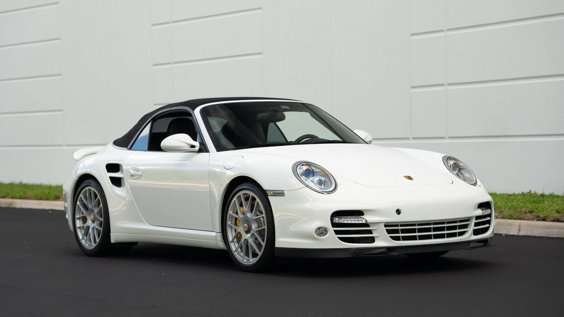 mph001_2638159_Used_2011_Porsche_911_Turbo_S_1754935906_24080c08bf