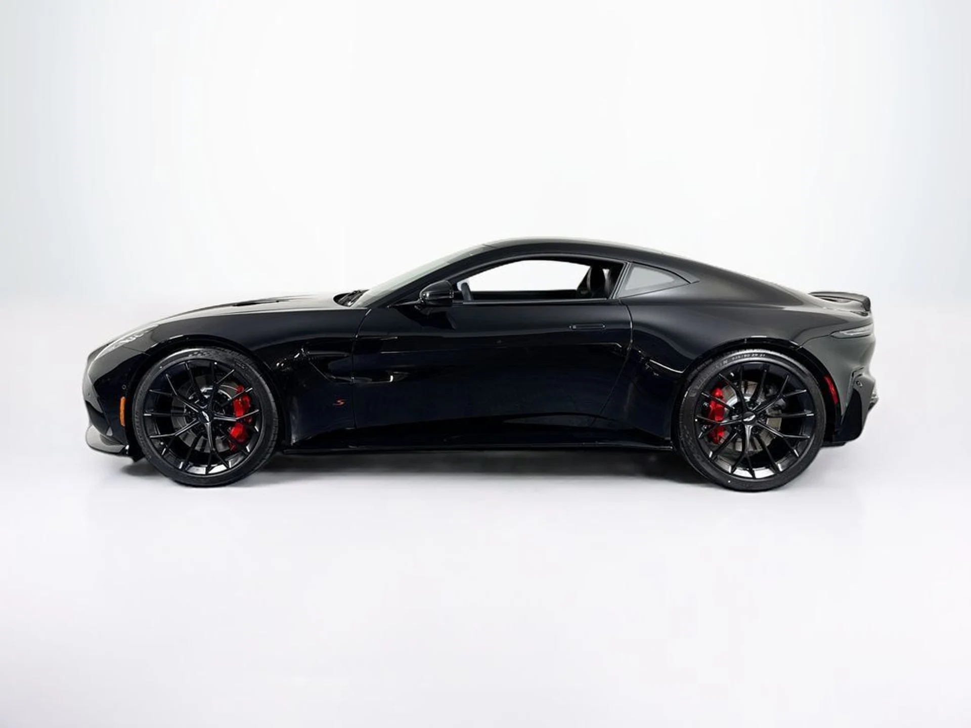 mph001_2645544151_new_2026_aston_martin_vantage_scoupe_11350_23059233_2_1024_6dcfd5a979