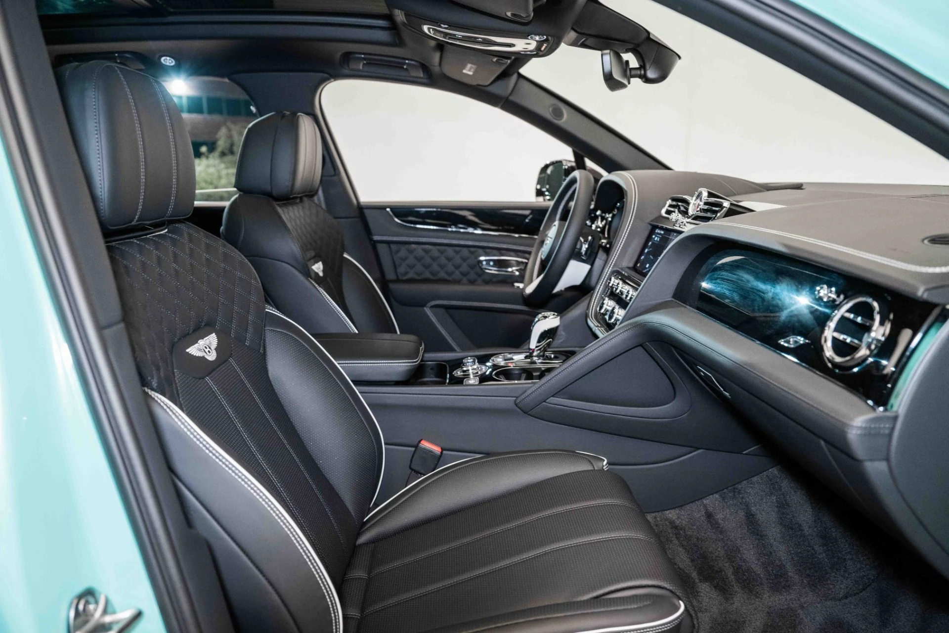 mph001_2645730150_Used_2024_Bentley_Bentayga_S_V8_1759780354_a5e1708eb4