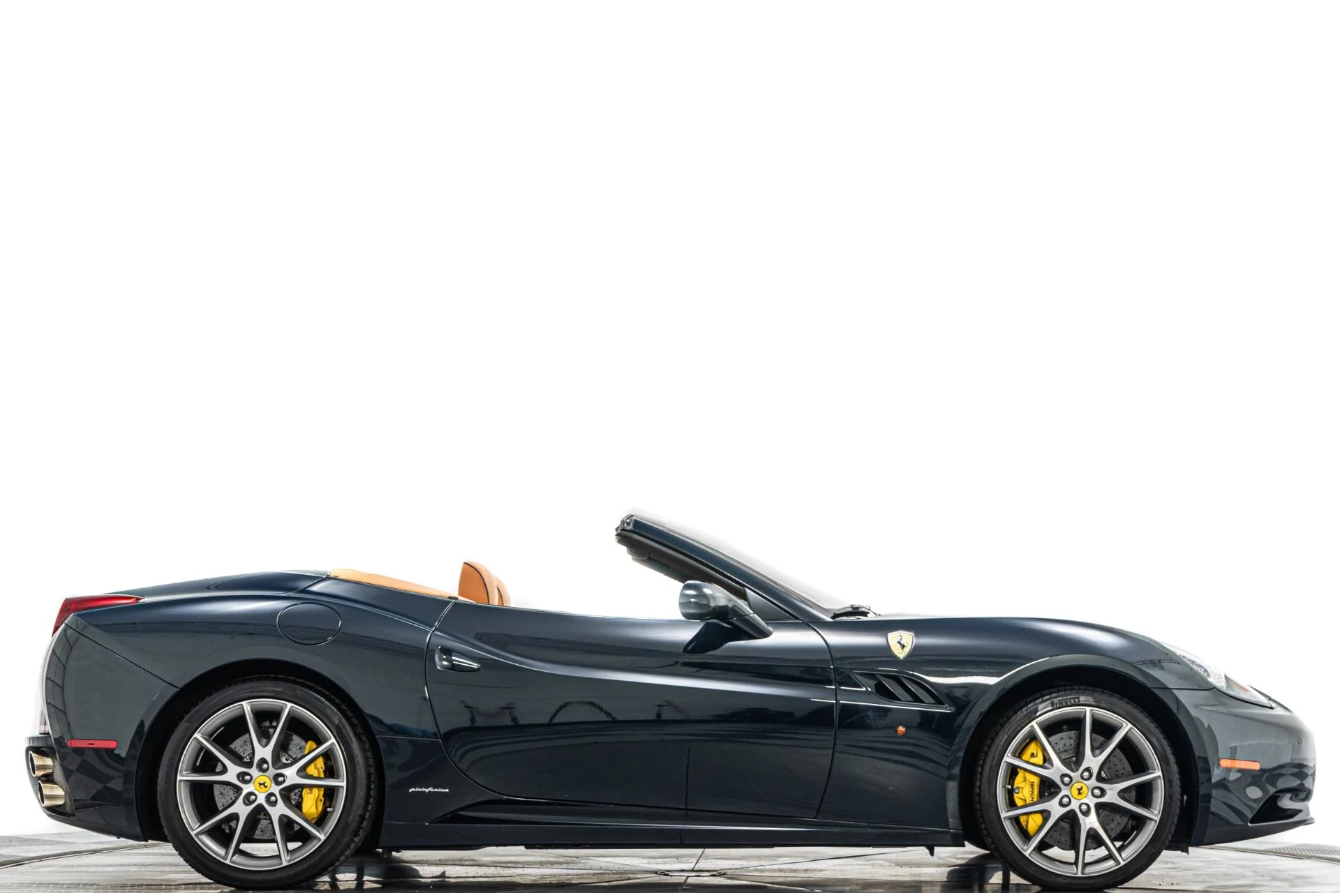 mph001_2647505259_Used_2010_Ferrari_California_1778622360_b37843d11a
