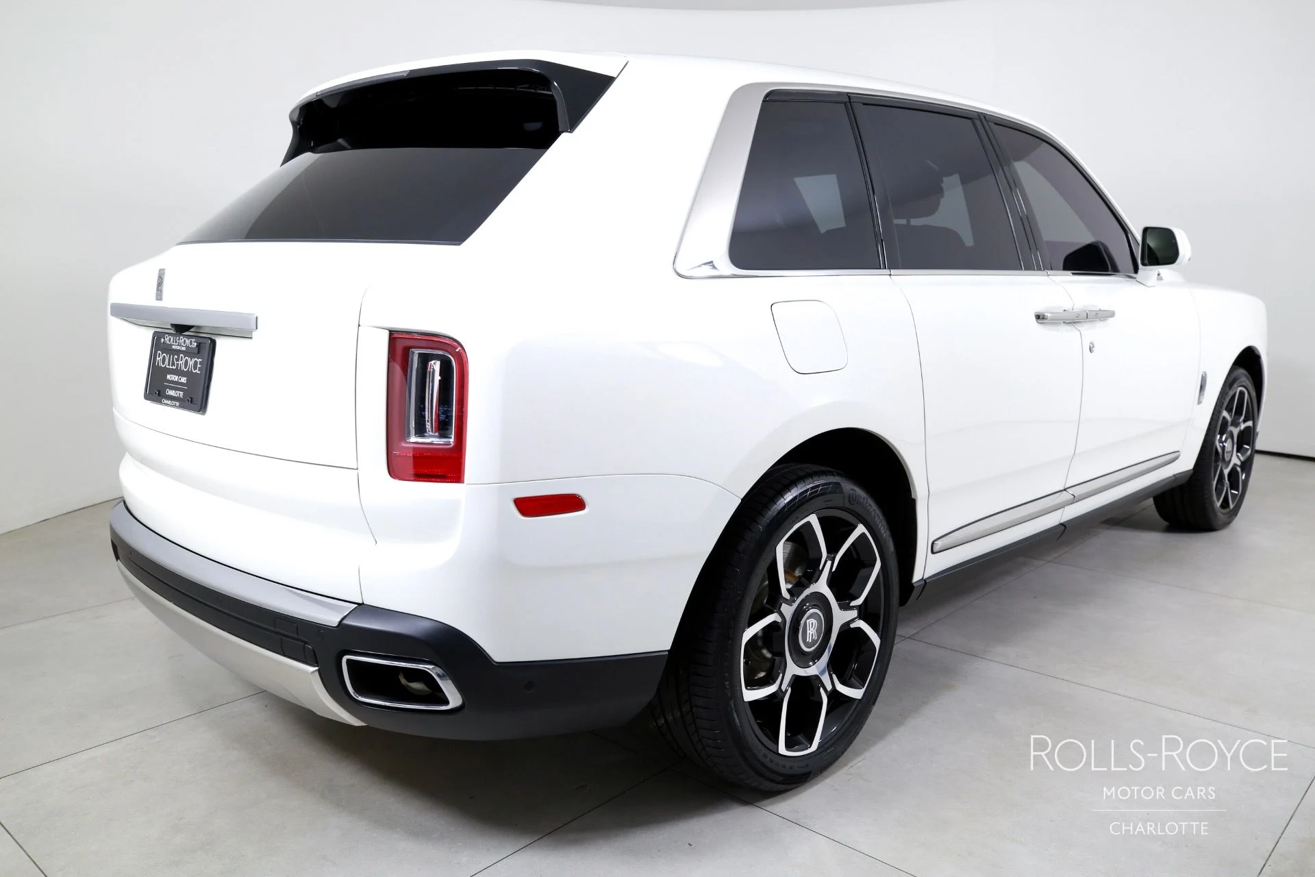 mph001_2647857162_Used_2020_Rolls_Royce_Cullinan_1754408854_105f136edf