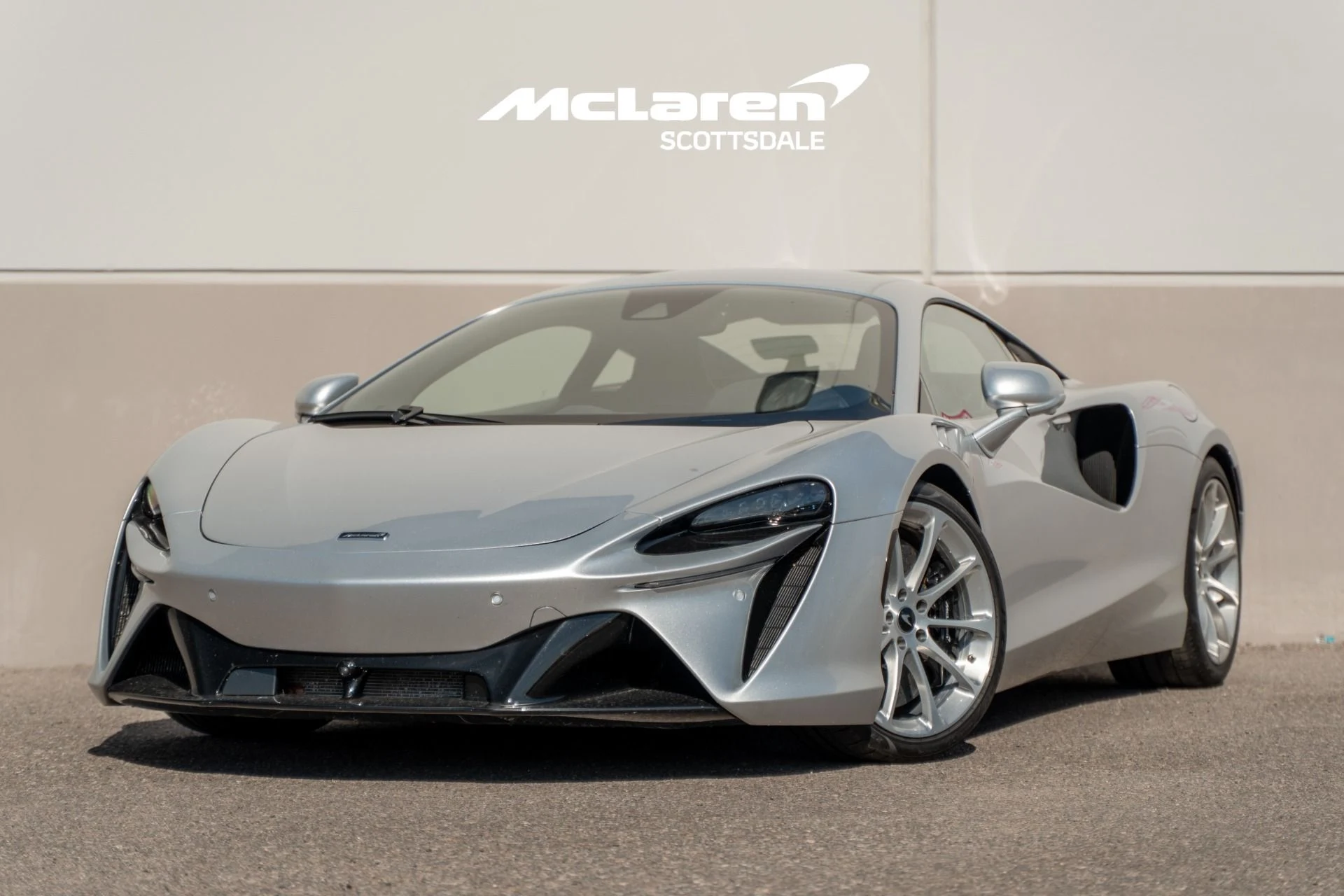 mph001_2649030387_Used_2024_MCLAREN_ARTURA_1763509841_9d5a2c6502