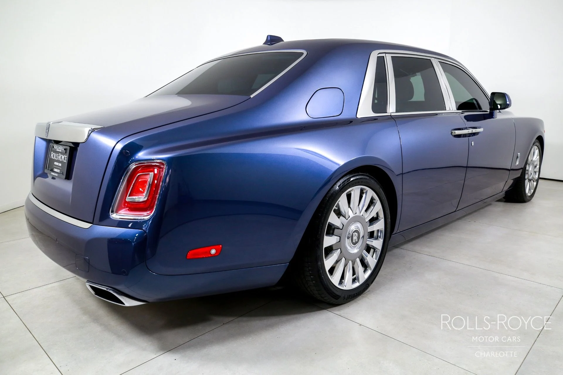 mph001_2649589662_Used_2019_Rolls_Royce_Phantom_1757714509_38a738bc2d