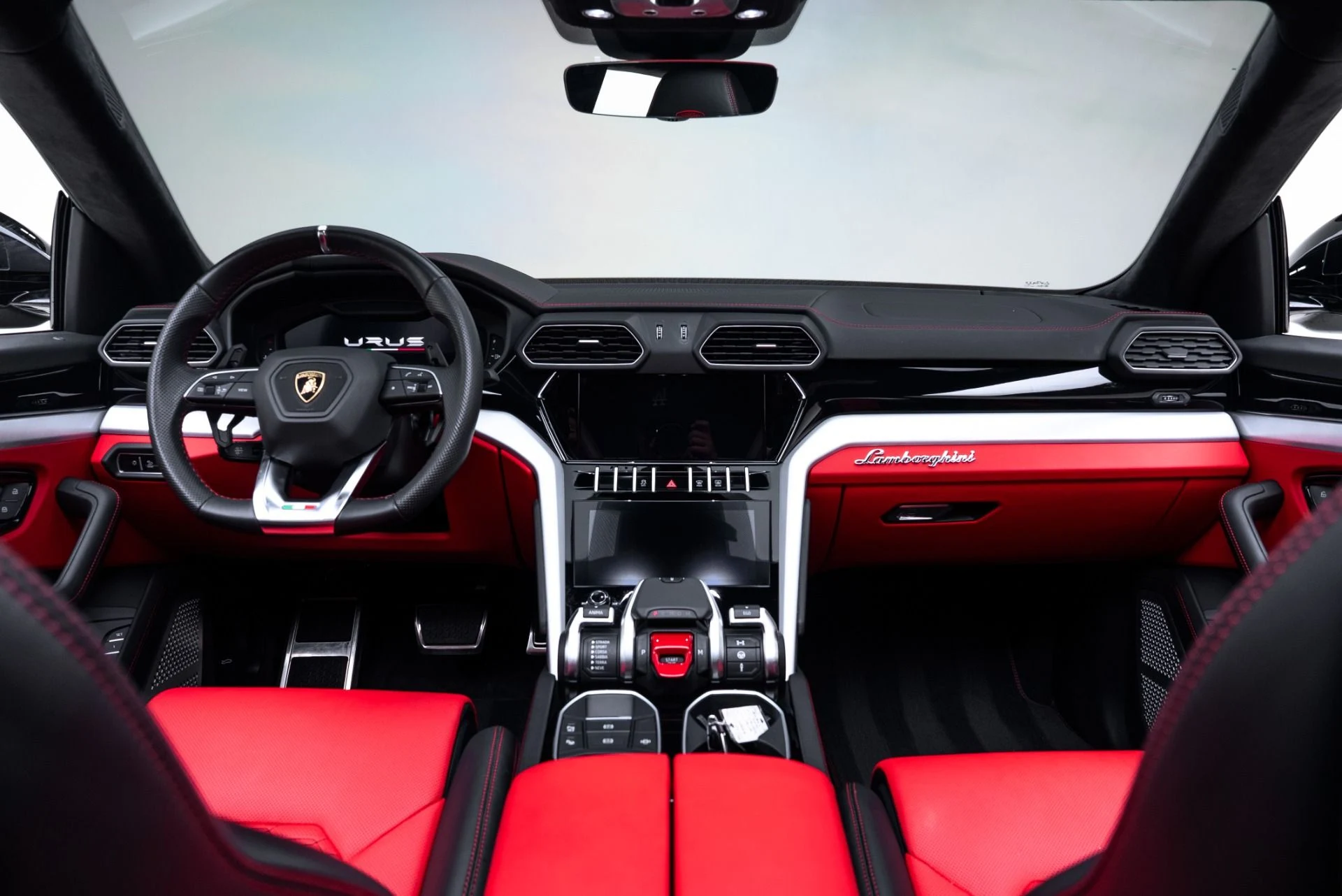 mph001_2651011666_Used_2021_Lamborghini_Urus_1775759137_226e43cc46