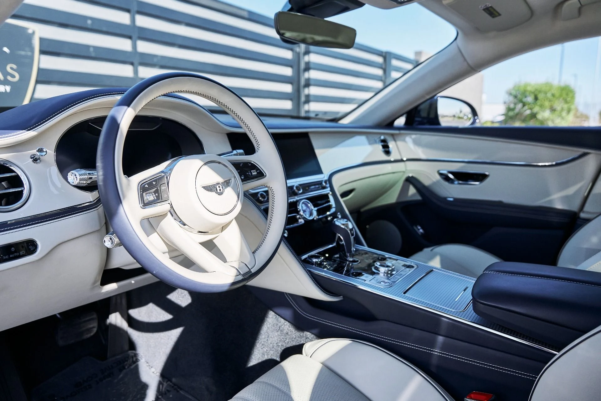 mph001_265304128_Used_2024_Bentley_Flying_Spur_Mulliner_V8_1773796154_653db461a1