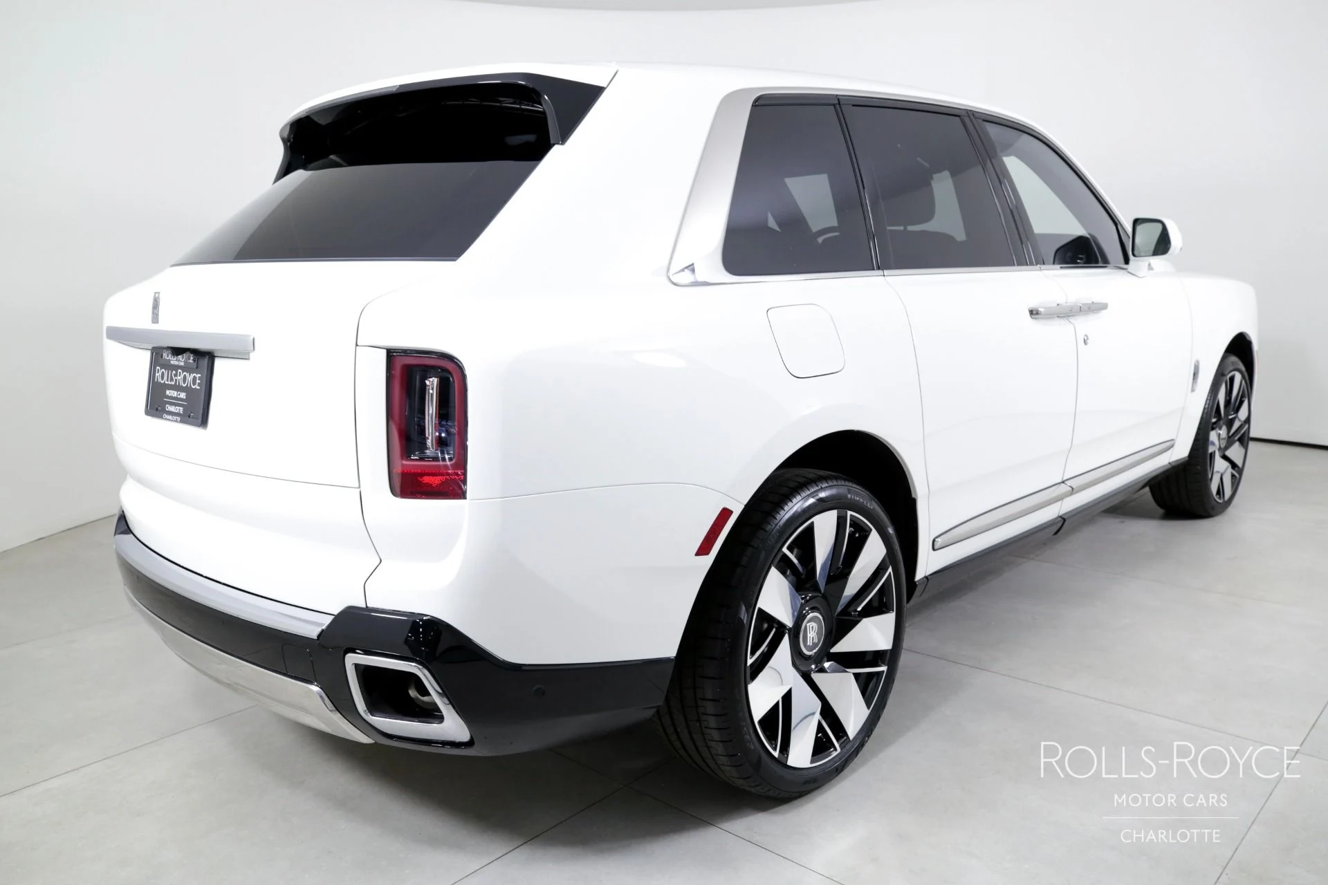 mph001_2654767427_Used_2025_Rolls_Royce_Cullinan_1732210951_76dba44e43