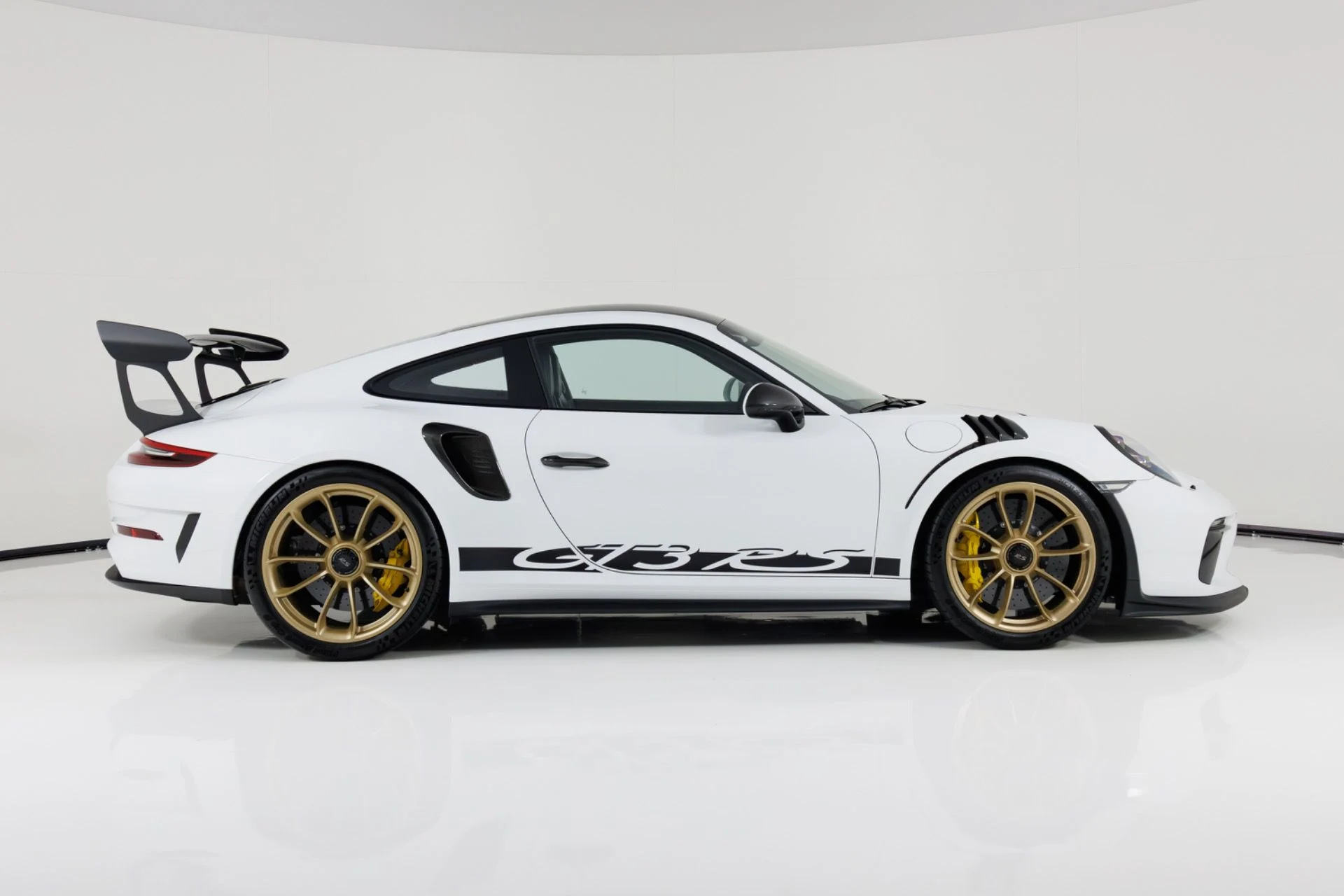 mph001_2657767903_Used_2019_Porsche_911_GT_3_RS_1774651719_0dbb03ae20