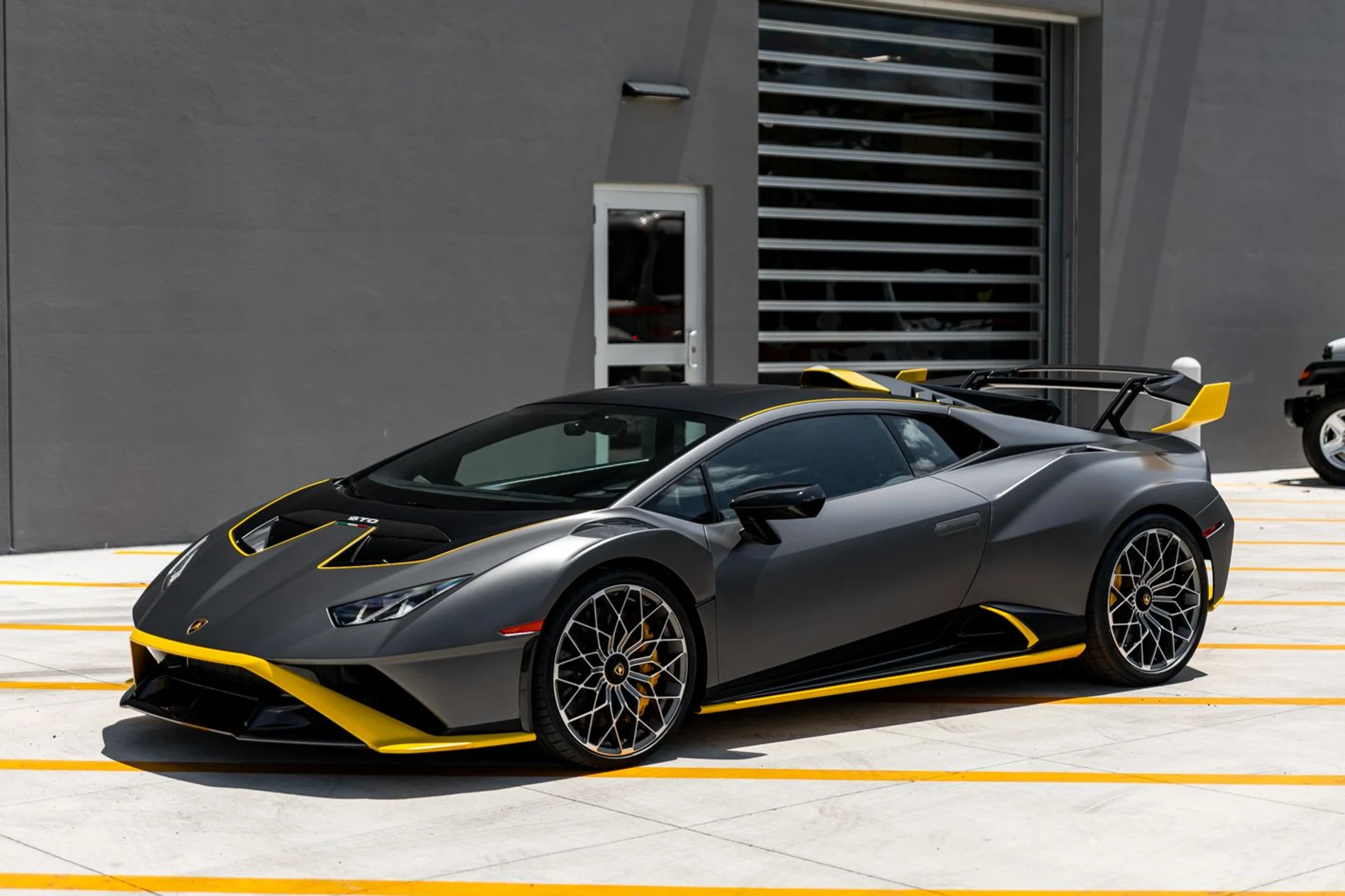 mph001_2659706329_Used_2024_Lamborghini_Huracan_STO_da8525521e