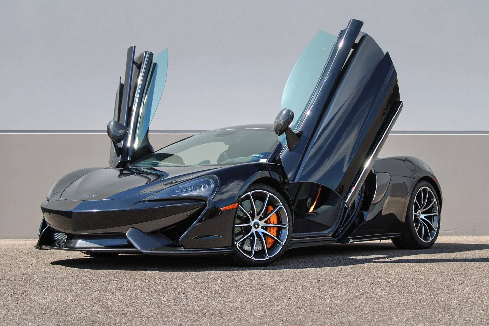 mph001_2660753450_Used_2019_MCLAREN_570_S_1727566589_2f15362742