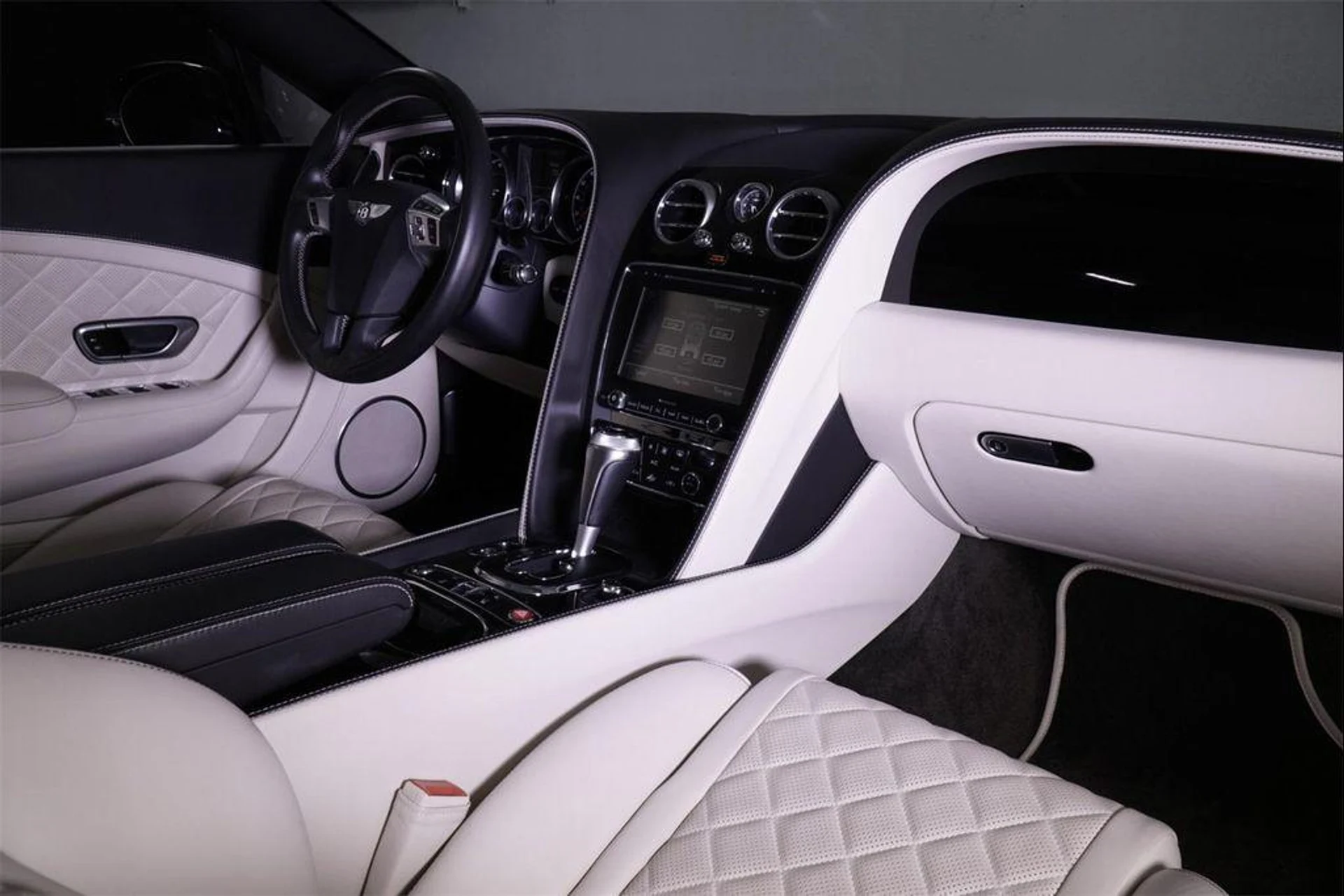 mph001_2660906393_XHU_2_B3t_I_g_D86r4h_Lbjy_AHNUH_7c_d8f3bf65d4