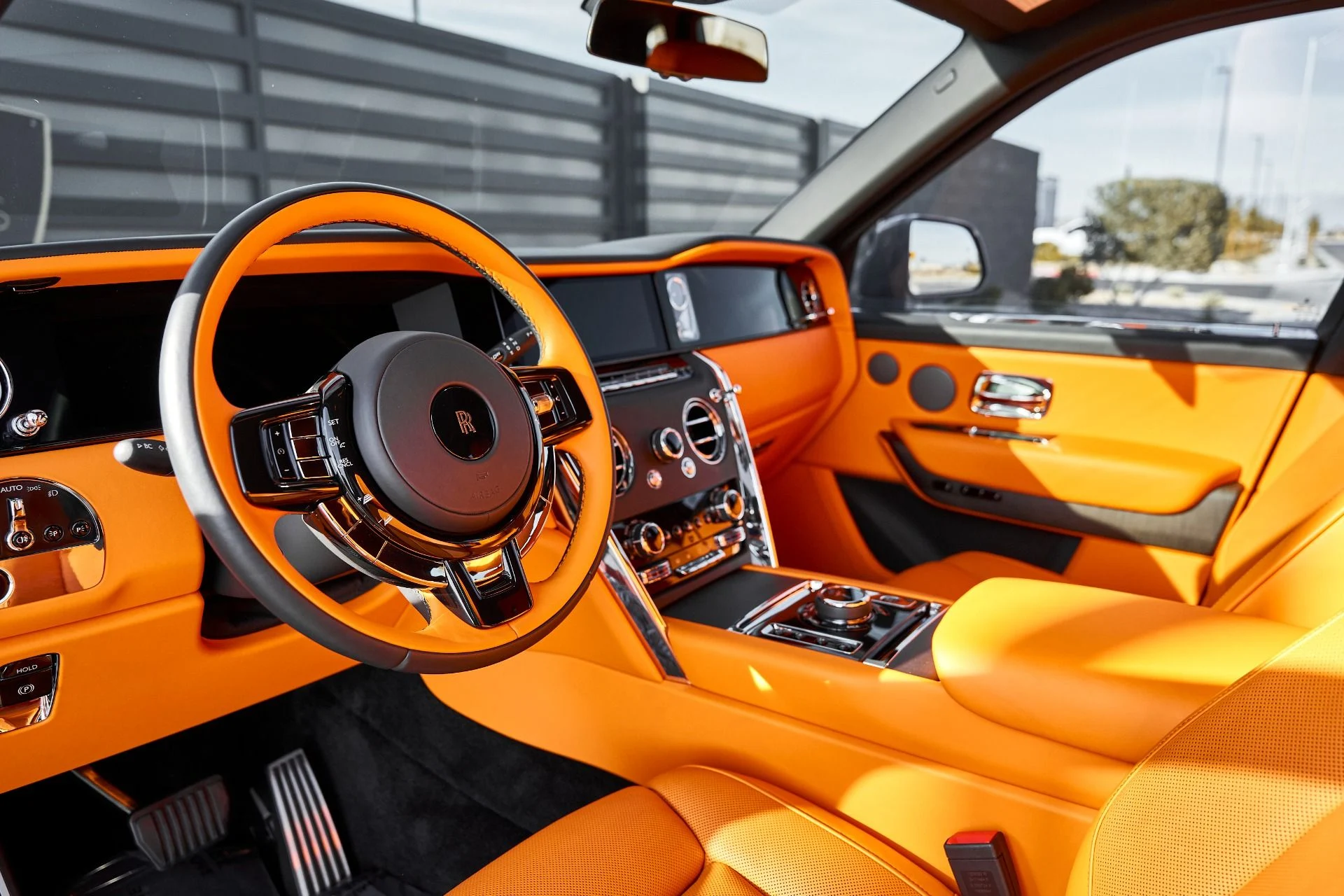 mph001_2673399997_Used_2025_Rolls_Royce_Cullinan_1766456585_c7e647e05a