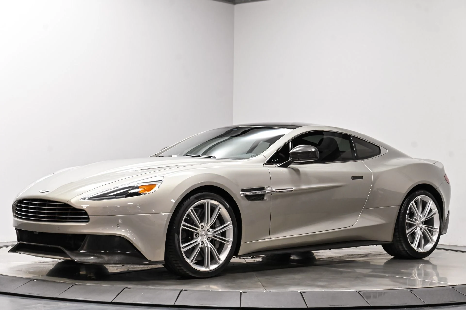 mph001_2673752942_Used_2014_Aston_Martin_Vanquish_V12_1793299434_ce381be25d