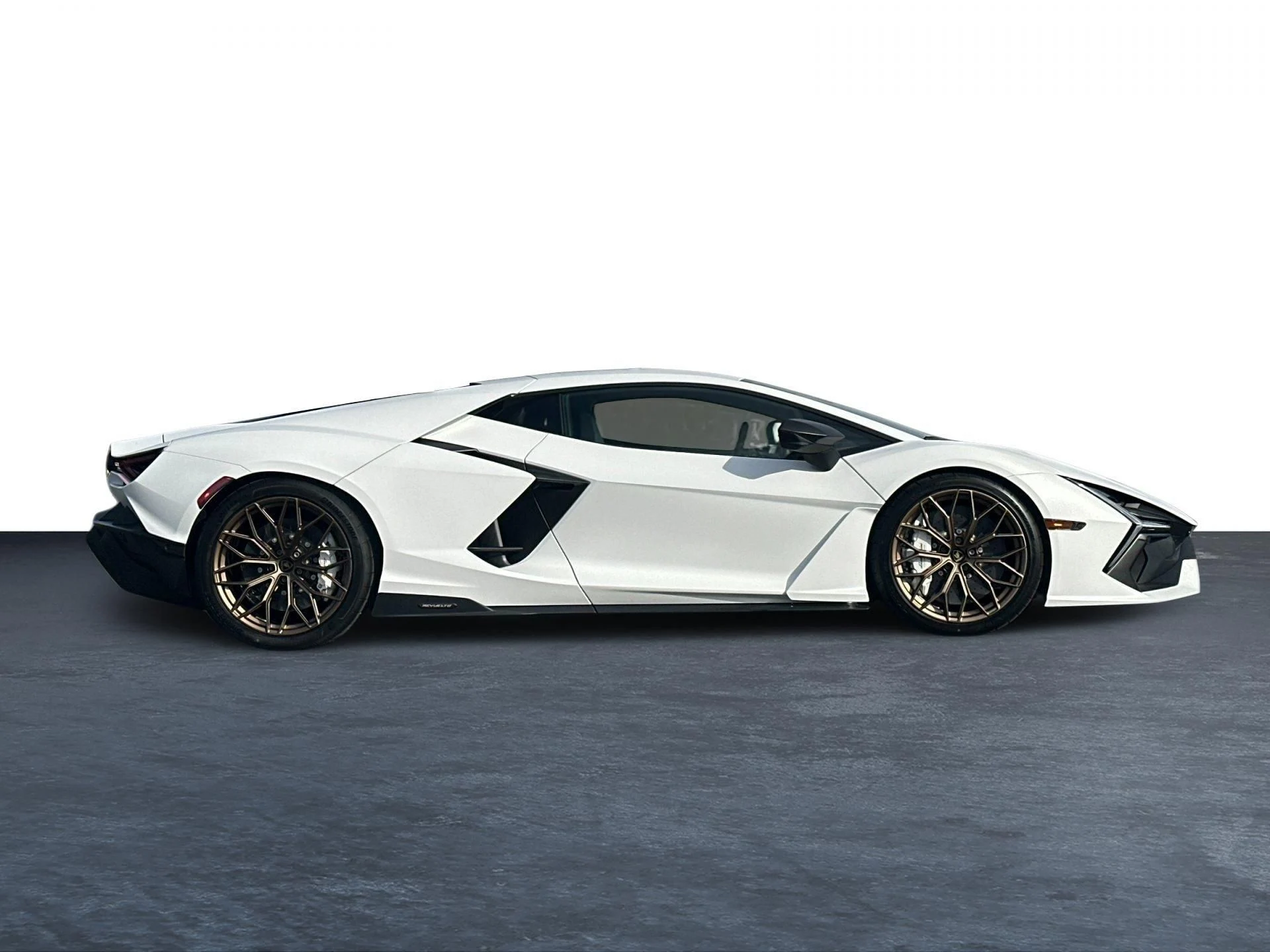 mph001_2673886024_Used_2026_Lamborghini_Revuelto_1772201318_0b21152fc7