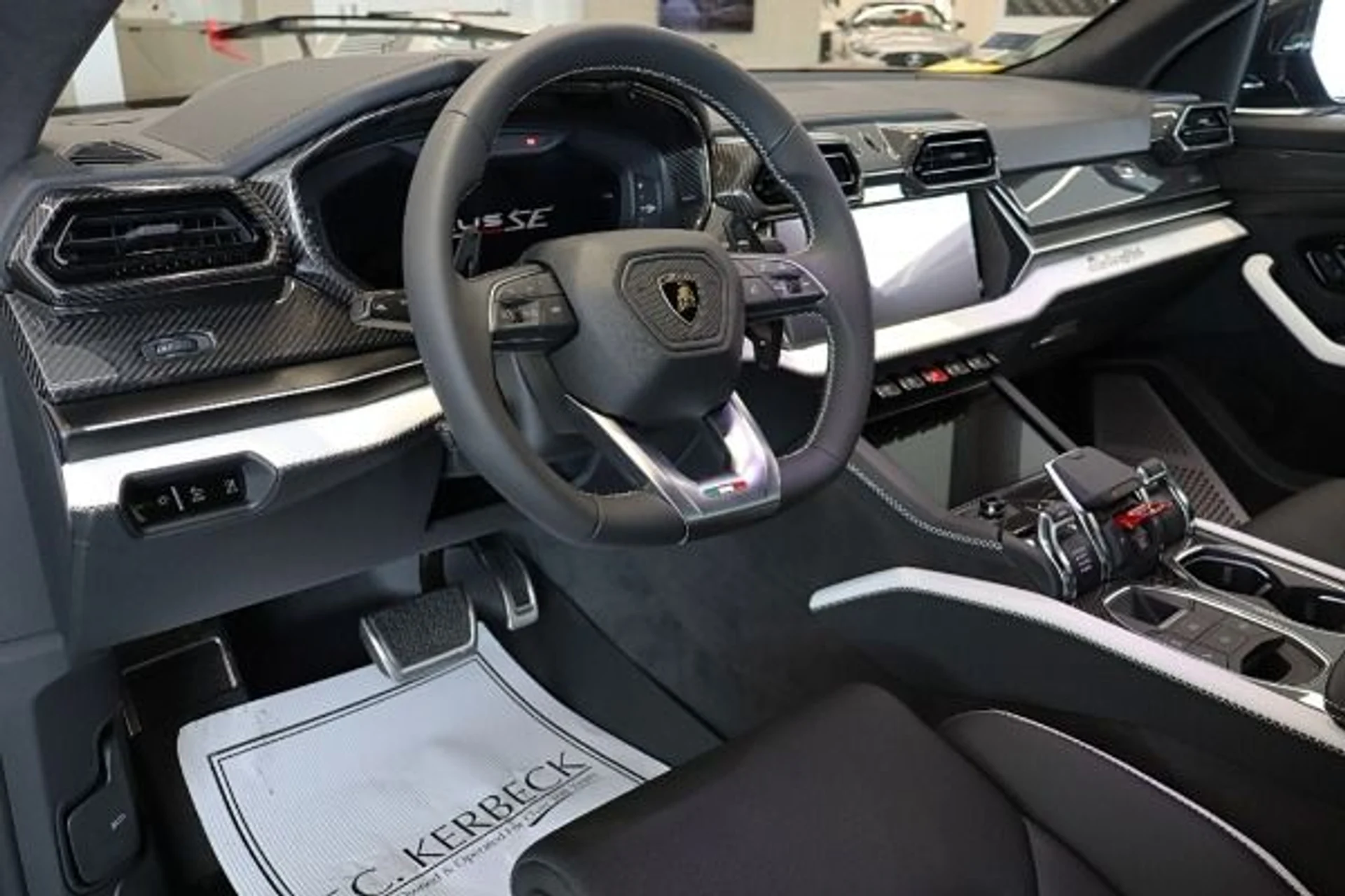 mph001_2680154712_New_2026_LAMBORGHINI_URUS_SE_f918a9ccf7