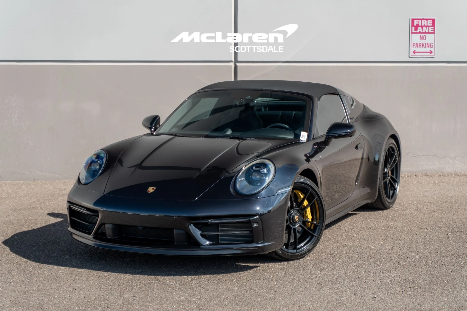 mph001_2683524192_Used_2024_PORSCHE_911_1775537519_3c81cda722