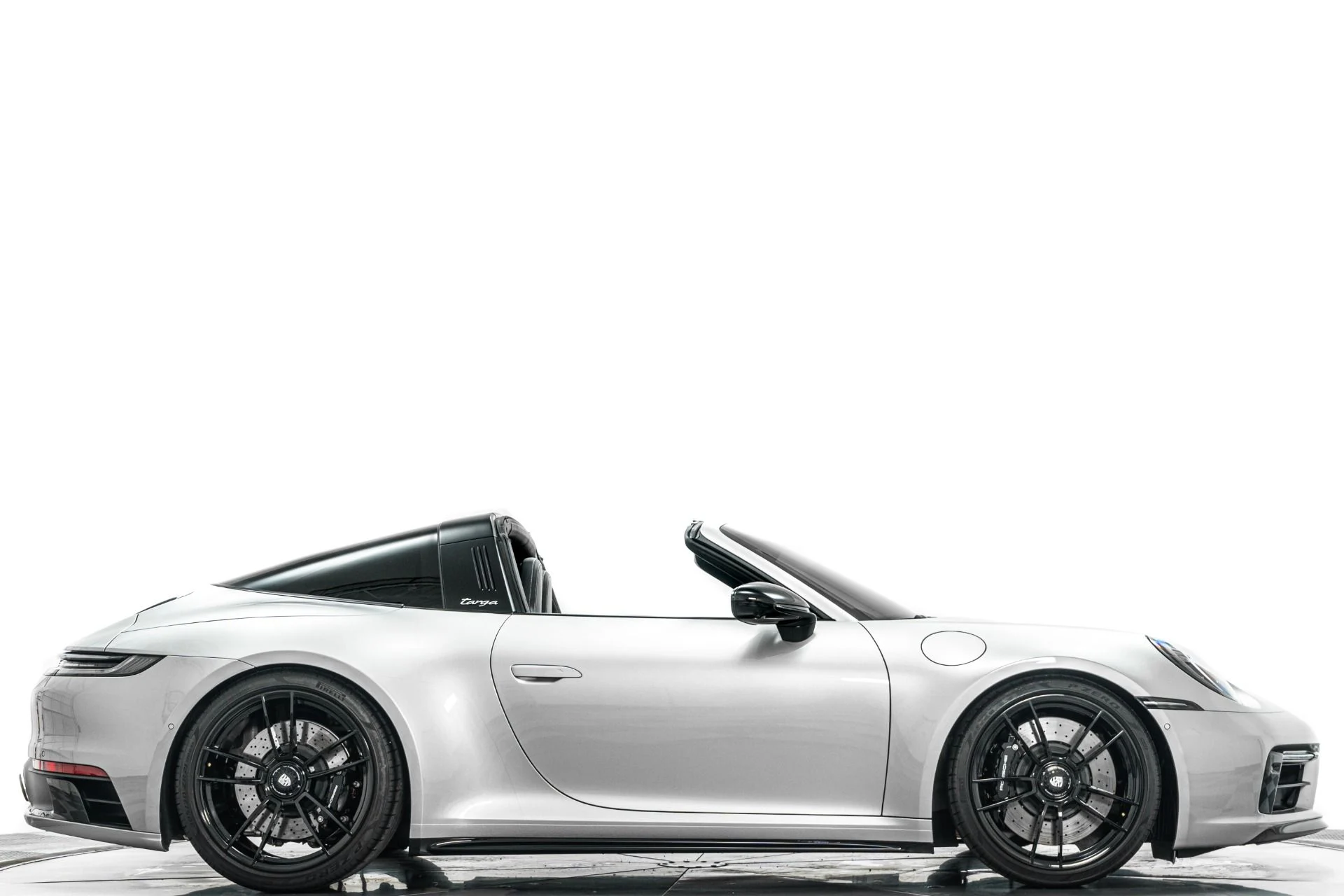 mph001_2687289225_Used_2022_Porsche_911_Targa_4_GTS_1781103510_ebf4deaa0c