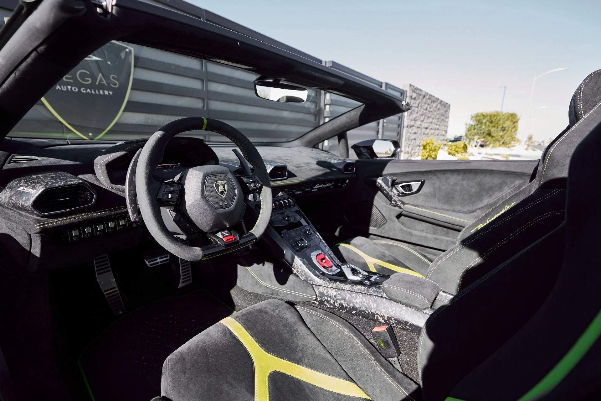 mph001_2690616277_Used_2019_Lamborghini_Huracan_Performante_Spyder_1764058233_a0736a3e64