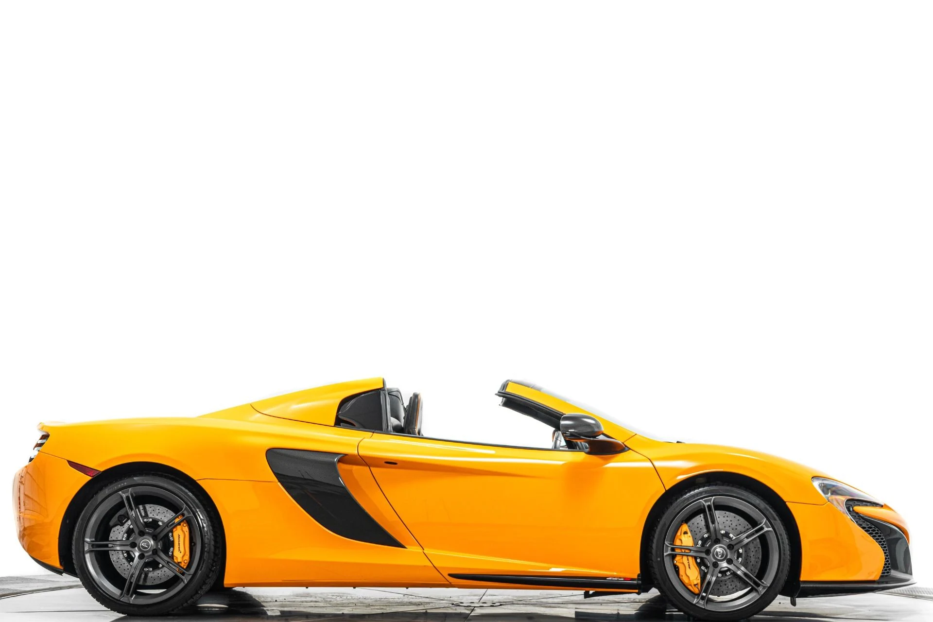 mph001_2694123654_Used_2015_Mc_Laren_650_S_Spider_Interior_and_Exterior_Carbon_Packs_Suspension_Lifter_1778269559_b9ae4e4cc8