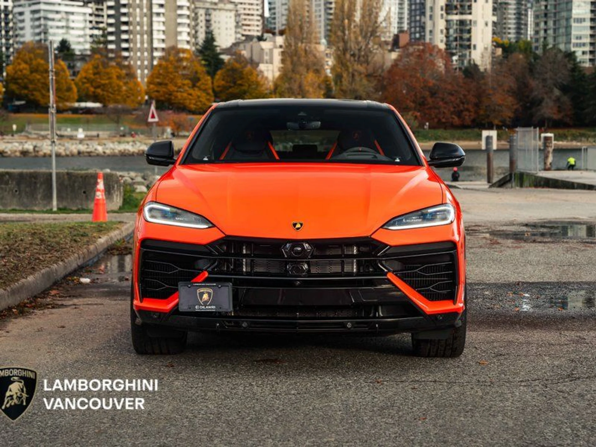 mph001_2698353125_38620862_05619_2025_lamborghini_urus_002_b0aa65c692