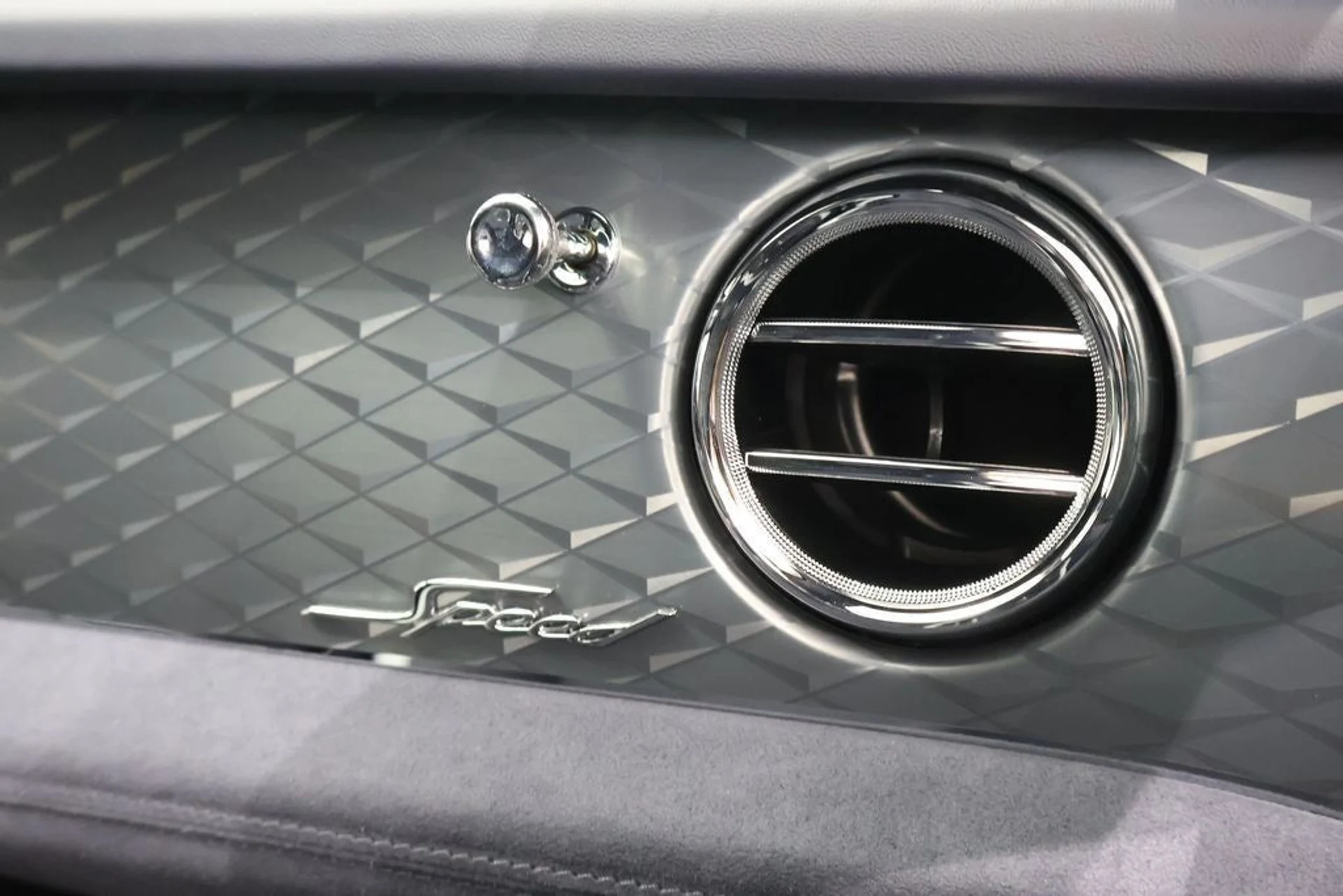 mph001_2708793921_21_2737c45e3d