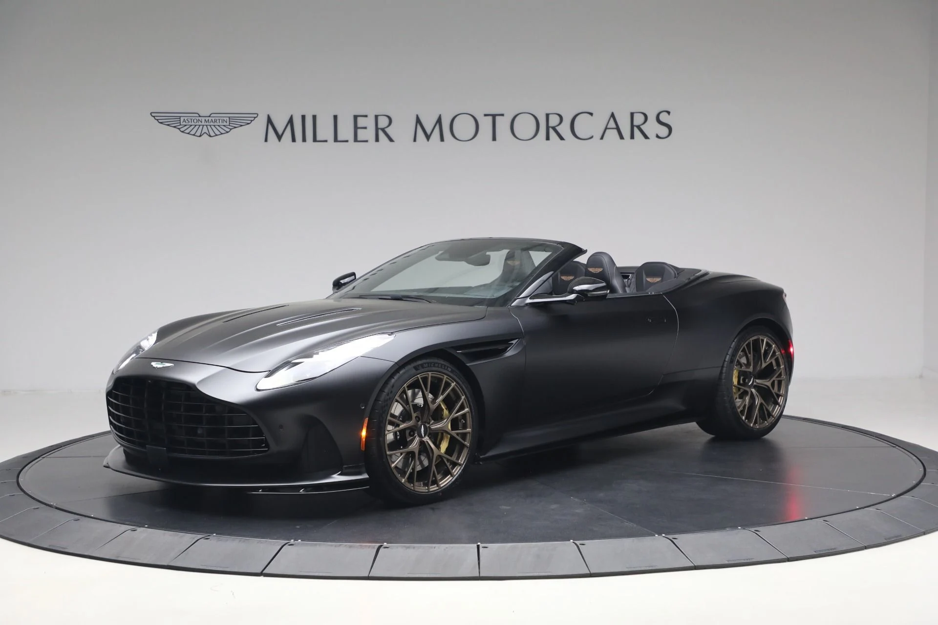 mph001_2711598798_Used_2024_Aston_Martin_DB_12_Volante_1778012465_bad759291a