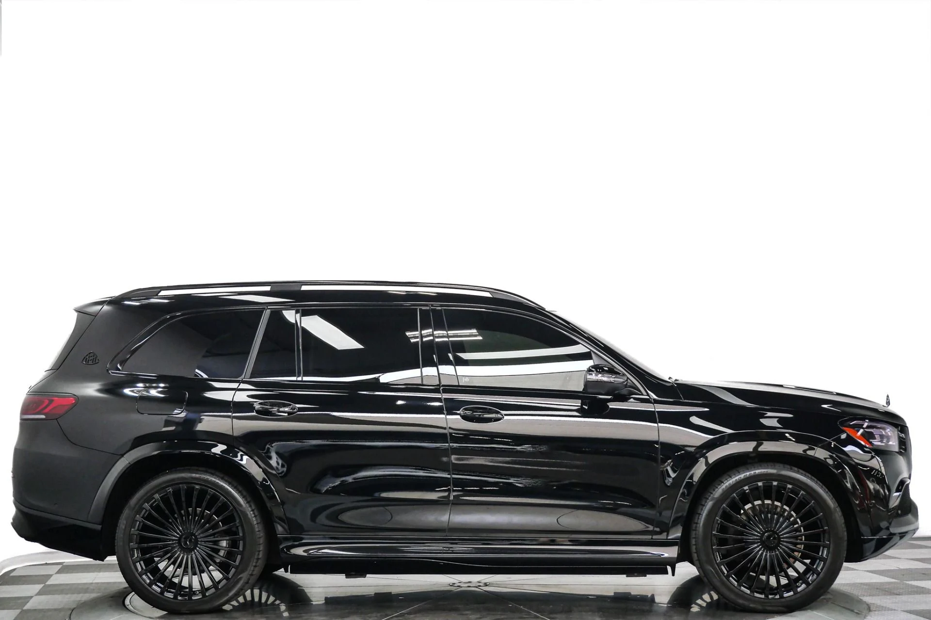 mph001_2713726382_Used_2023_Mercedes_Benz_Maybach_GLS_600_4_MATIC_4_Seat_Configuration_Rear_Refrigerator_1787325899_11bf5f26aa