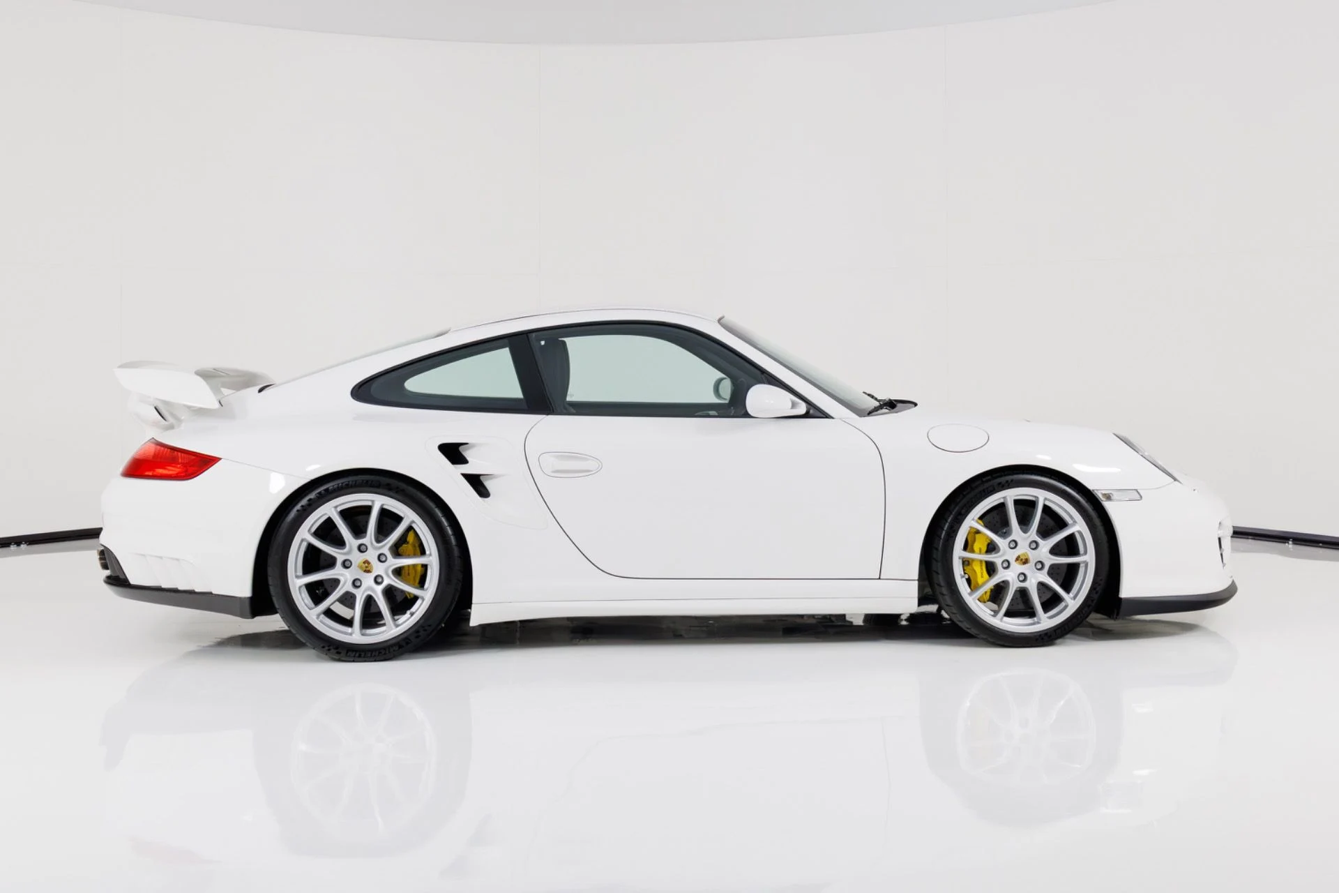 mph001_2715664802_Used_2008_Porsche_911_GT_2_1773330748_b83650a183