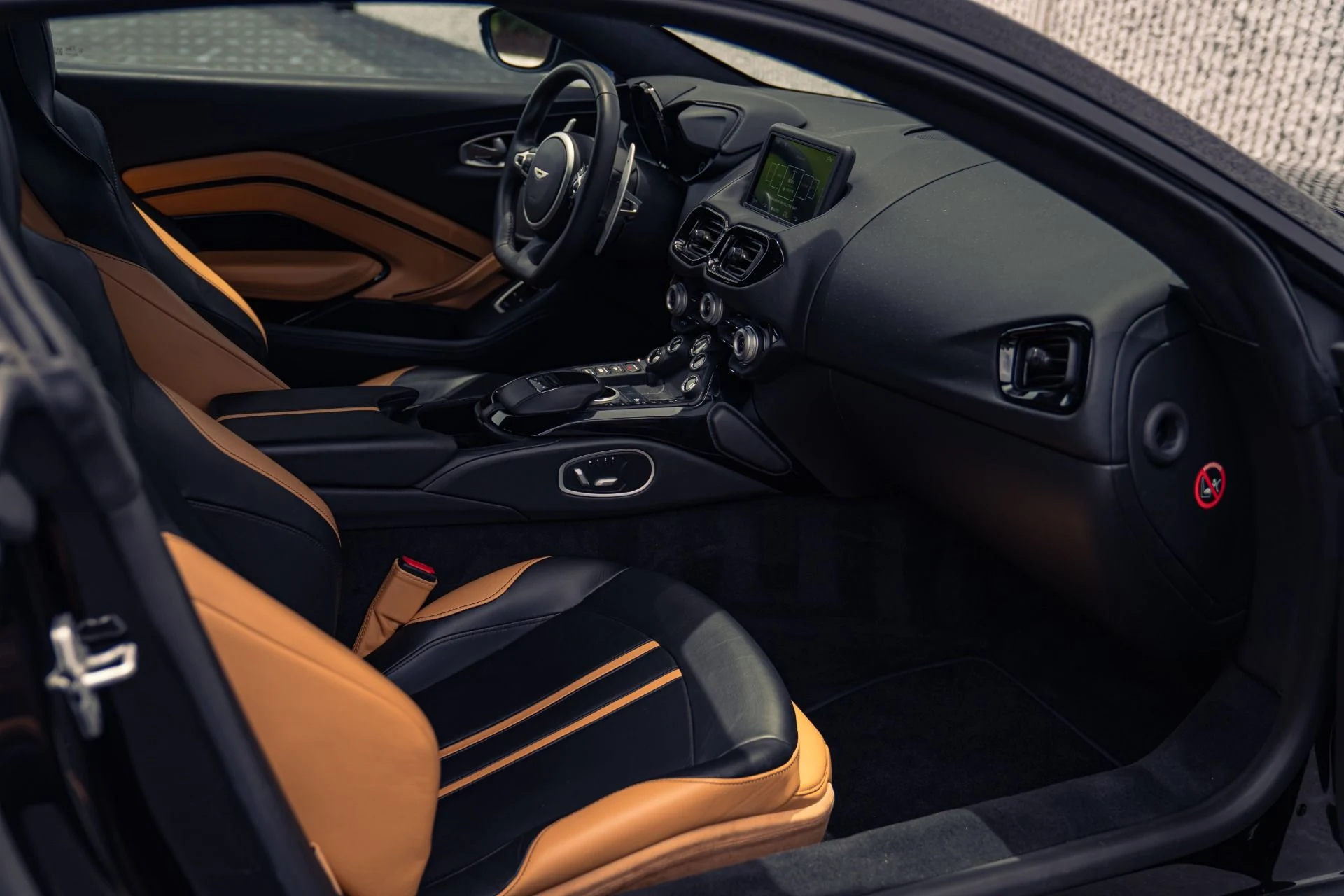 mph001_2715831481_Used_2020_Aston_Martin_Vantage_1786737751_c9a5159ebb