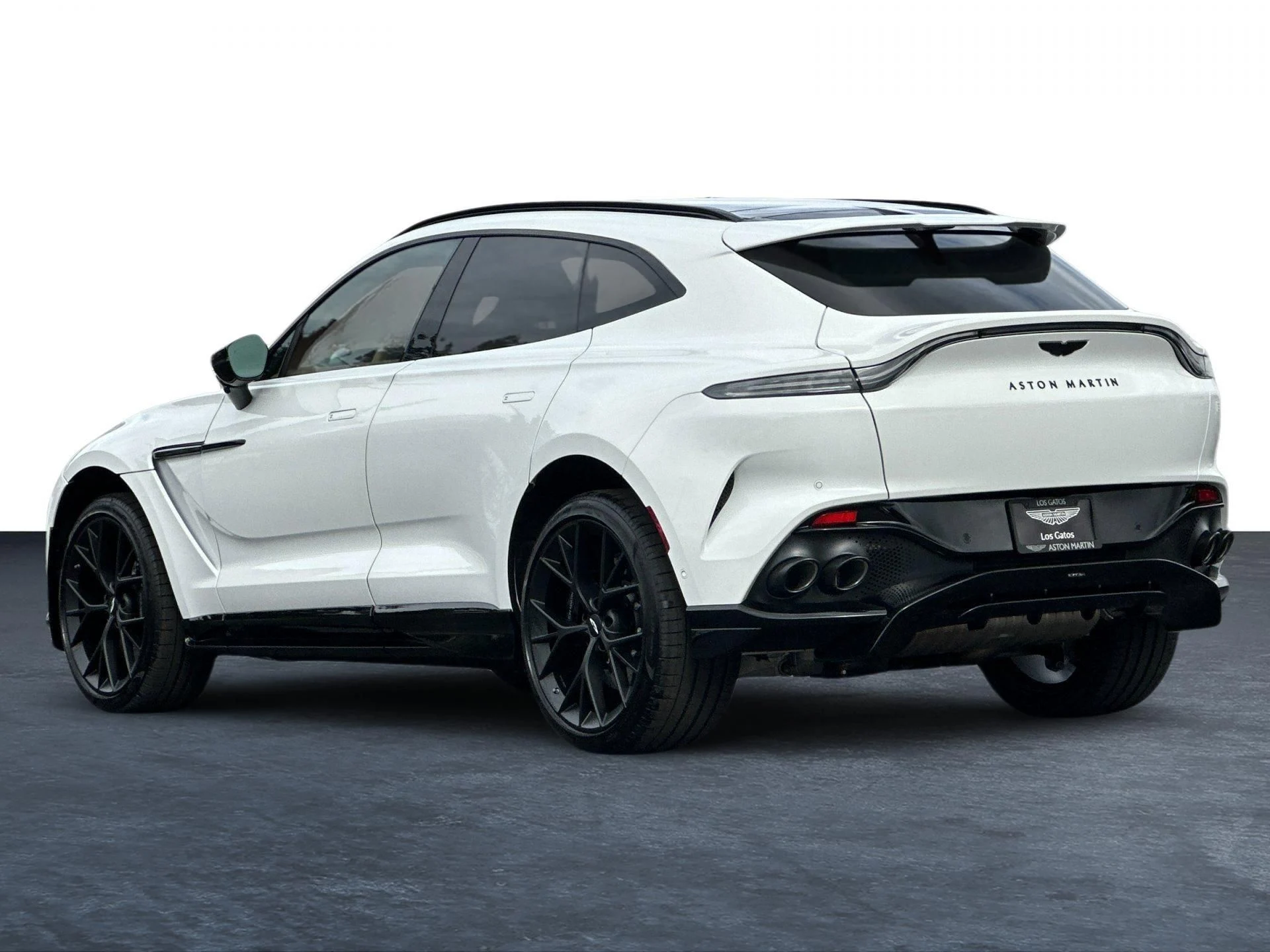 mph001_2722054972_New_2025_Aston_Martin_DBX_707_1759500511_30f990fa97