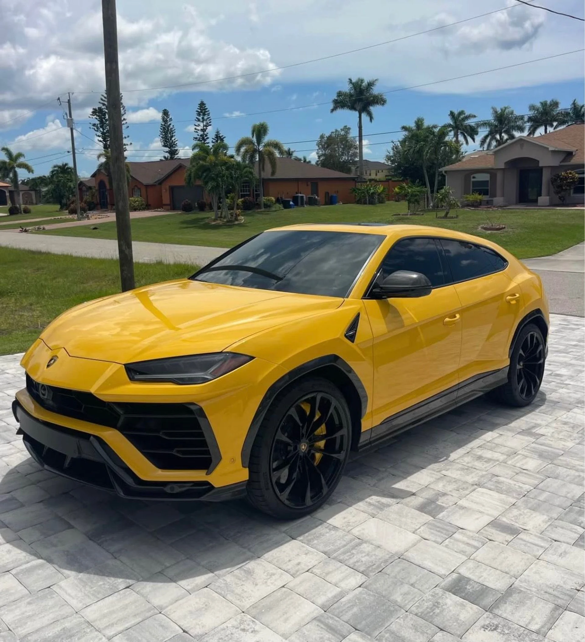 mph001_2729146448_Used_2020_Lamborghini_Urus_1754064681_642f70cc81