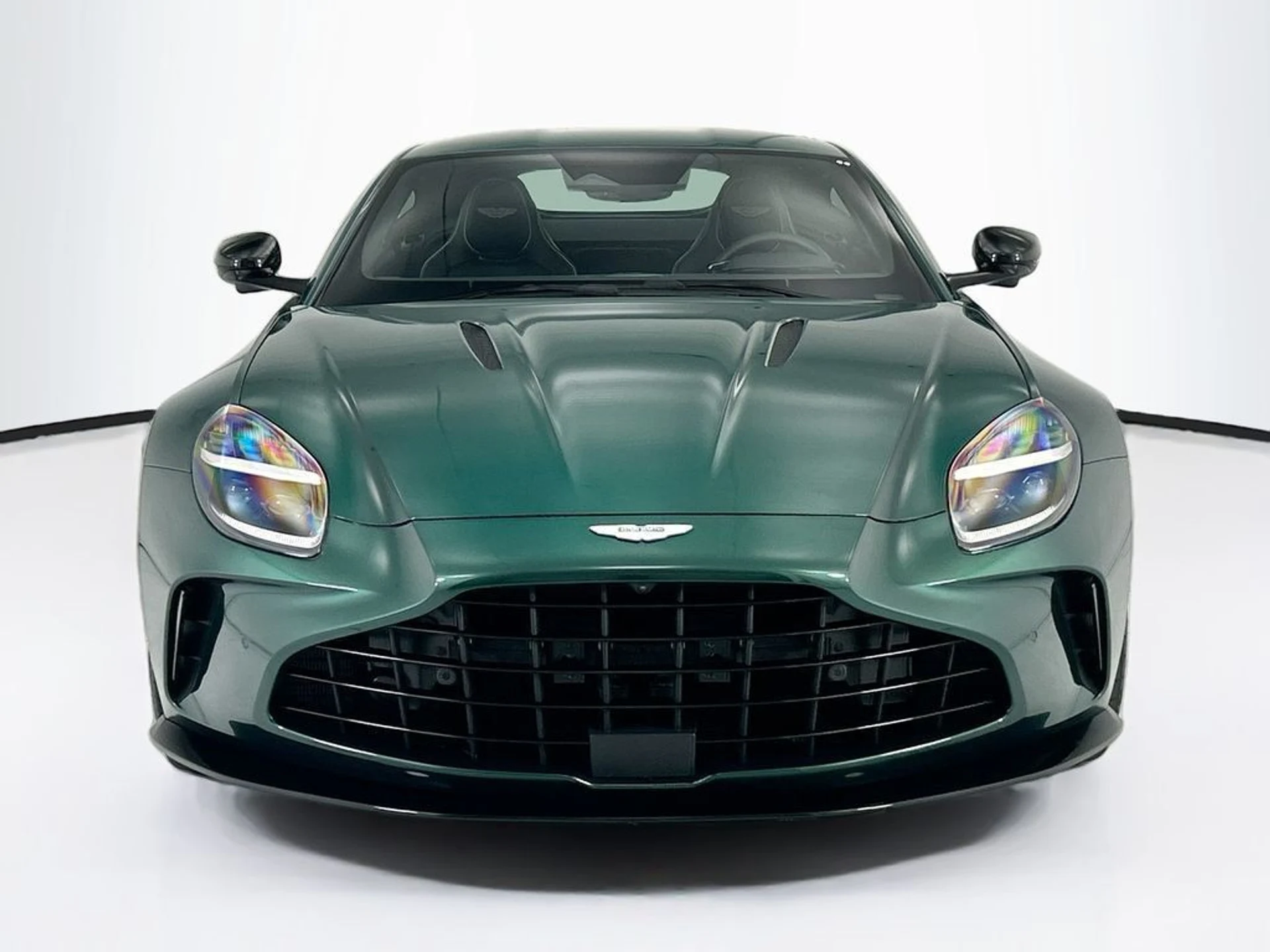 mph001_2735271597_used_2026_aston_martin_vantage_coupe_8119_23019330_2_1024_813b9a25f1